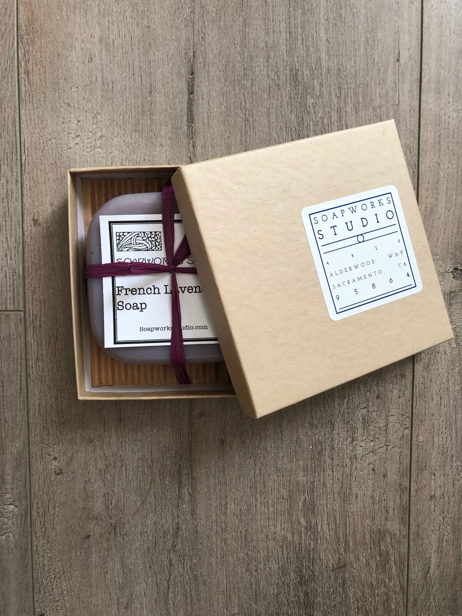 GiftBox2.jpg
