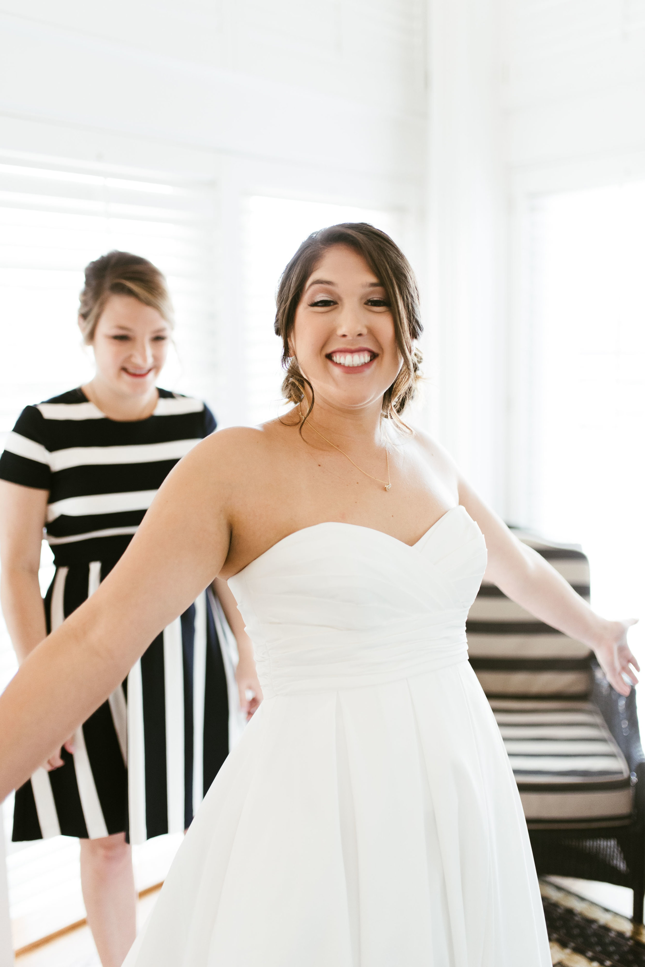  Intimate Downtown Galveston Wedding | Houston Natural Light Wedding Photographer | www.jordanmitchellphotography.com 