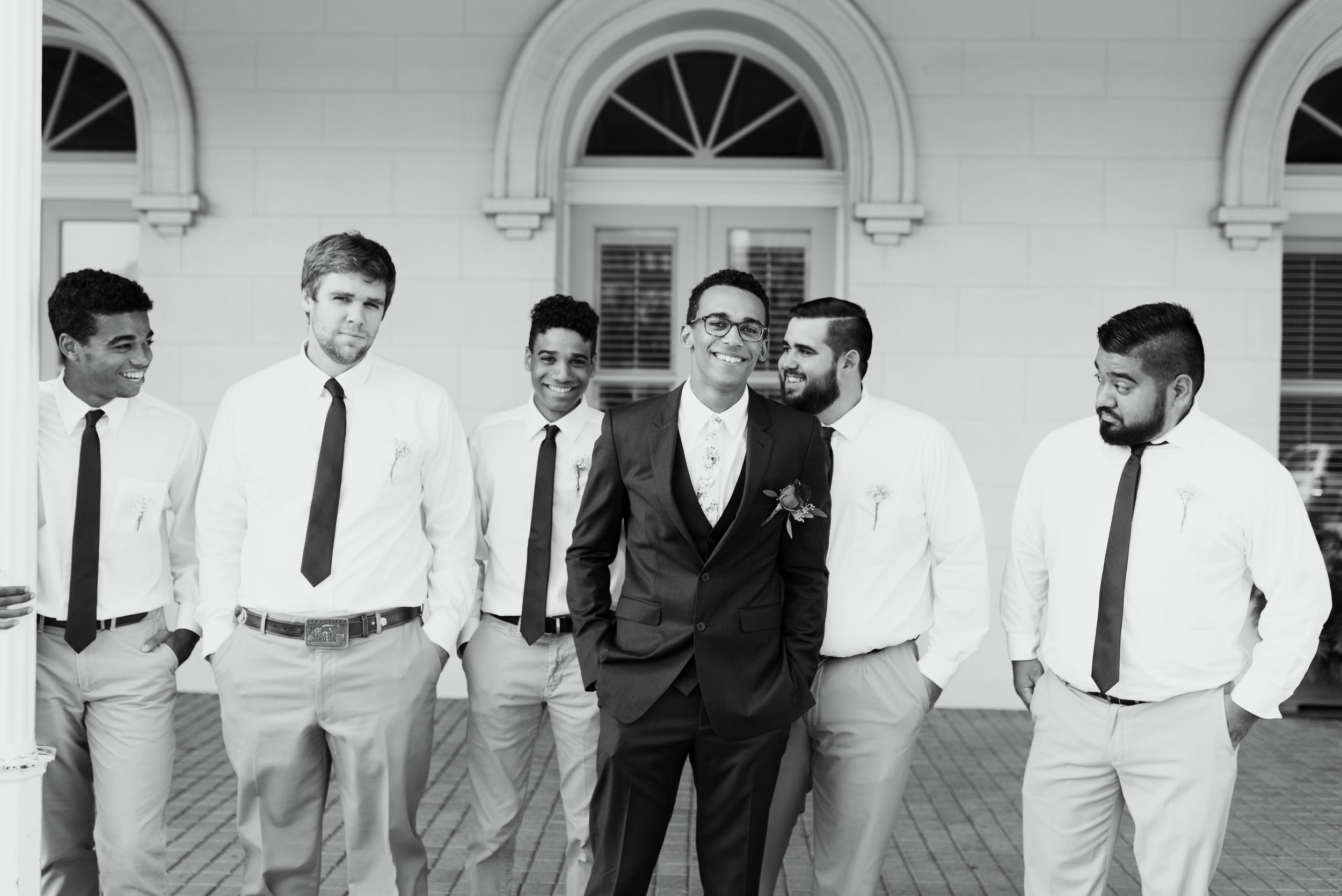 Intimate Downtown Galveston Wedding | Houston Natural Light Wedding Photographer | www.jordanmitchellphotography.com