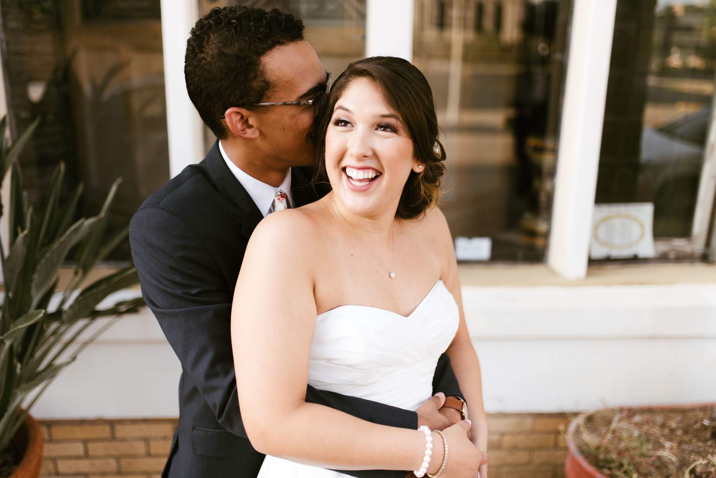 Intimate Downtown Galveston Wedding | Houston Natural Light Wedding Photographer | www.jordanmitchellphotography.com