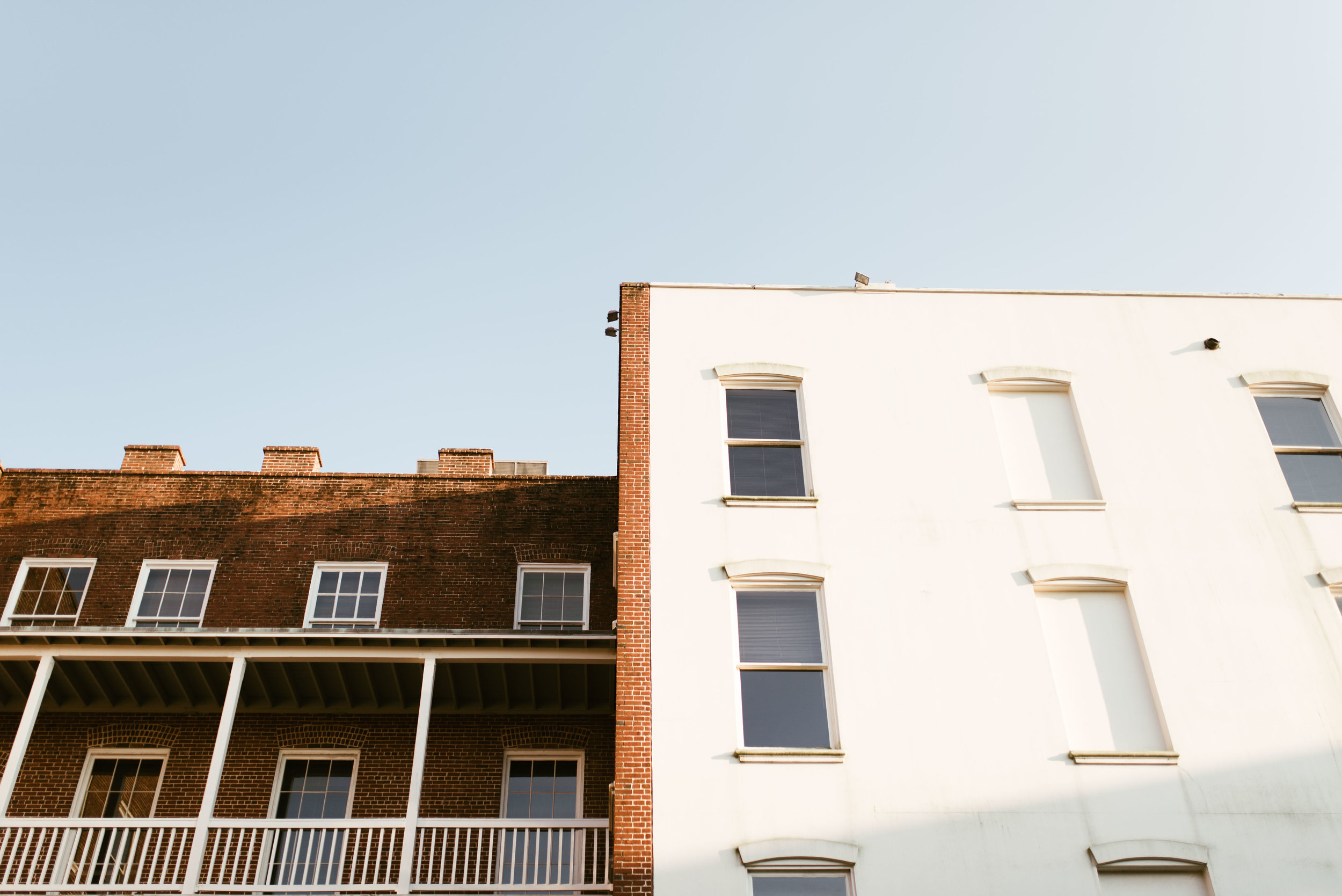 Intimate Downtown Galveston Wedding | Houston Natural Light Wedding Photographer | www.jordanmitchellphotography.com