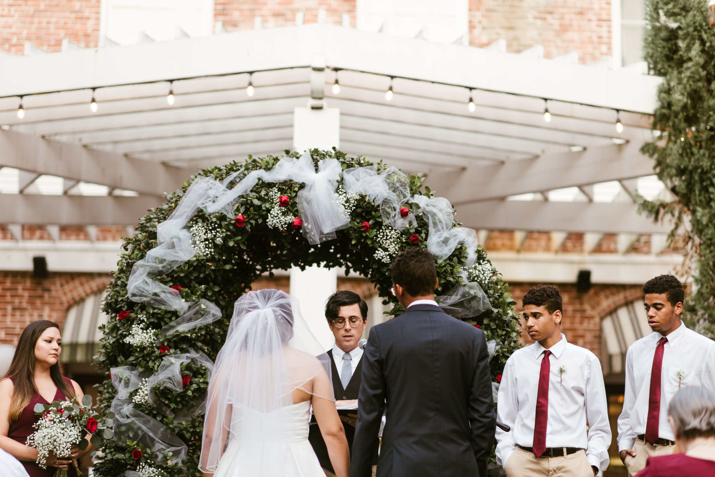 Intimate Downtown Galveston Wedding | Houston Natural Light Wedding Photographer | www.jordanmitchellphotography.com
