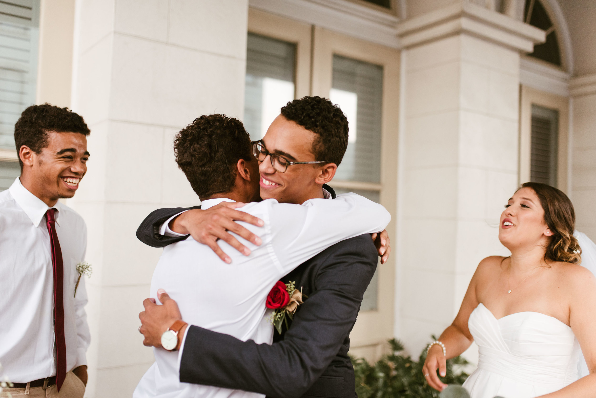 Intimate Downtown Galveston Wedding | Houston Natural Light Wedding Photographer | www.jordanmitchellphotography.com