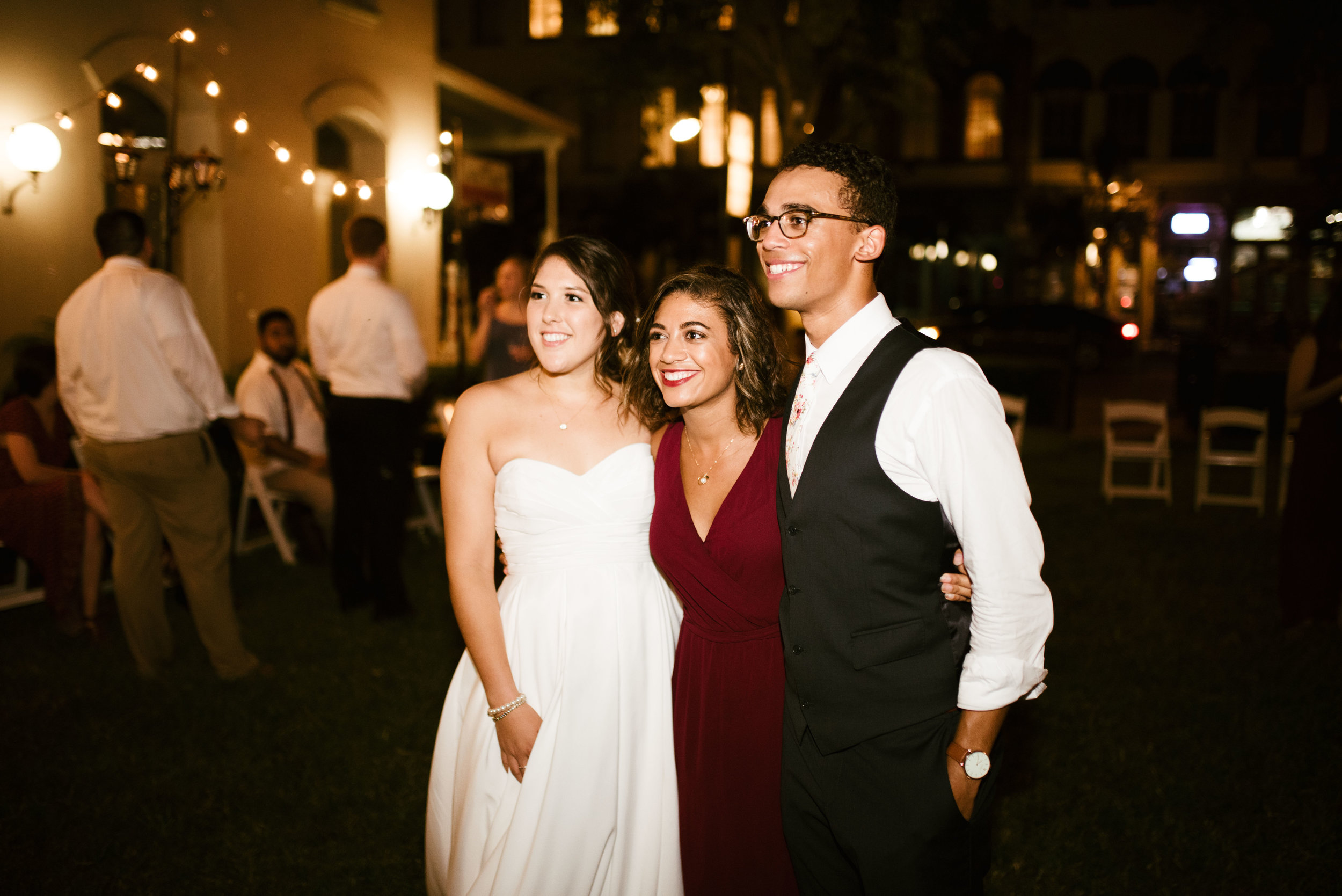Intimate Downtown Galveston Wedding | Houston Natural Light Wedding Photographer | www.jordanmitchellphotography.com