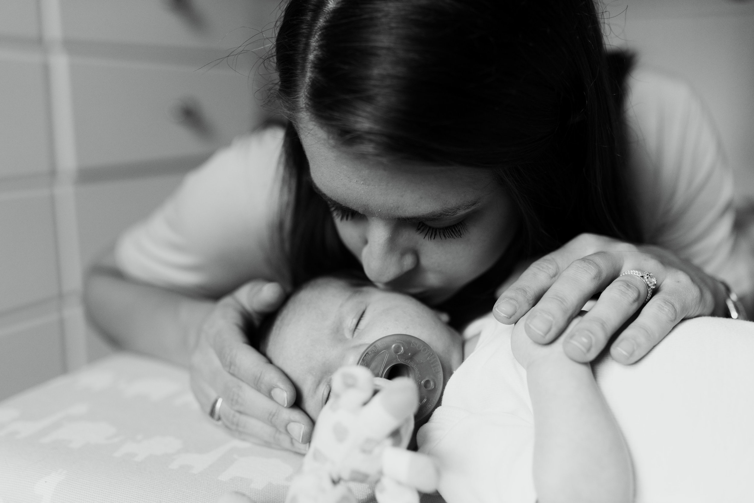  Houston Lifestyle Newborn Session | Houston Natural Light Photographer | www.jordanmitchellphotography.com 