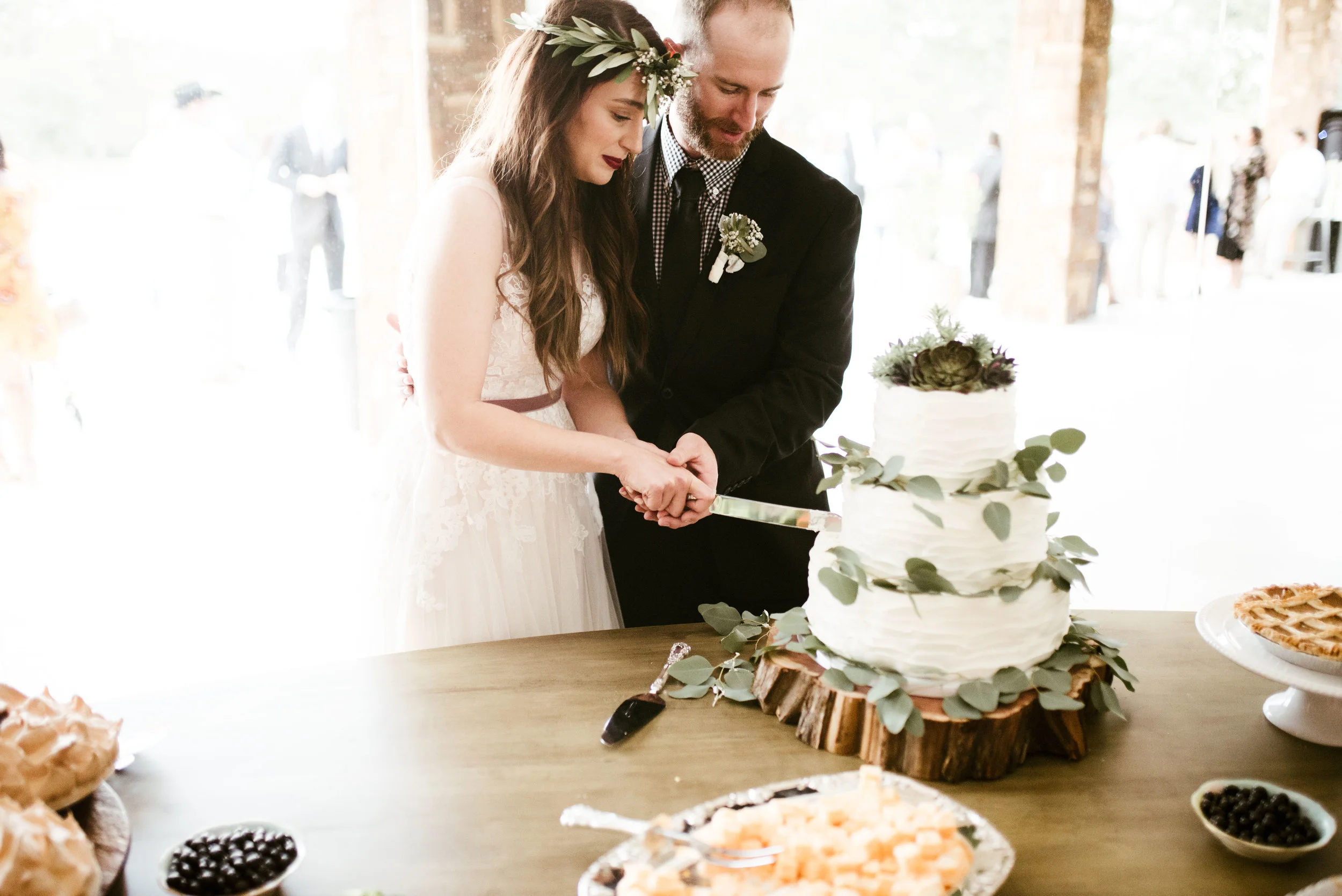 Columbus, Texas Wedding | Houston Natural Light Wedding Photographer | www.jordanmitchellphotography.com