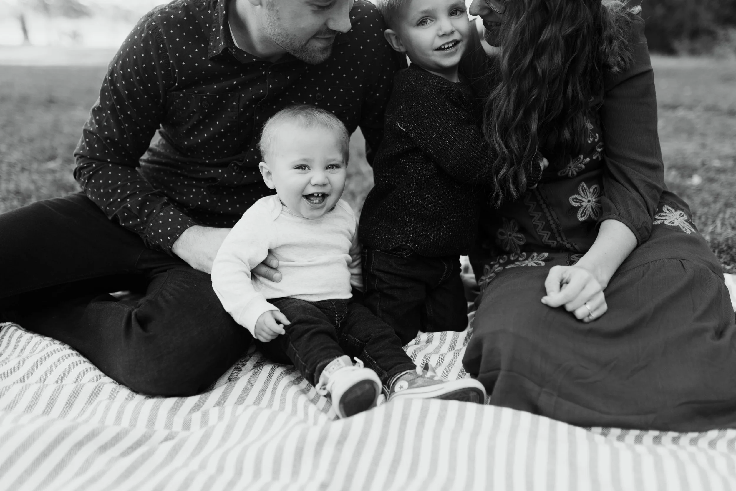 Kingwood Family Session | Houston Natural Light Photographer | www.jordanmitchellphotography.com