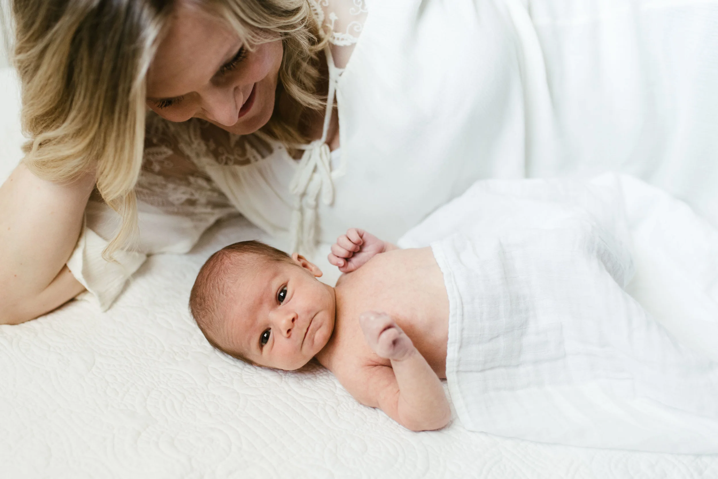 Atascocita Lifestyle Newborn Session | Houston Natural Light Photographer | www.jordanmitchellphotography.com
