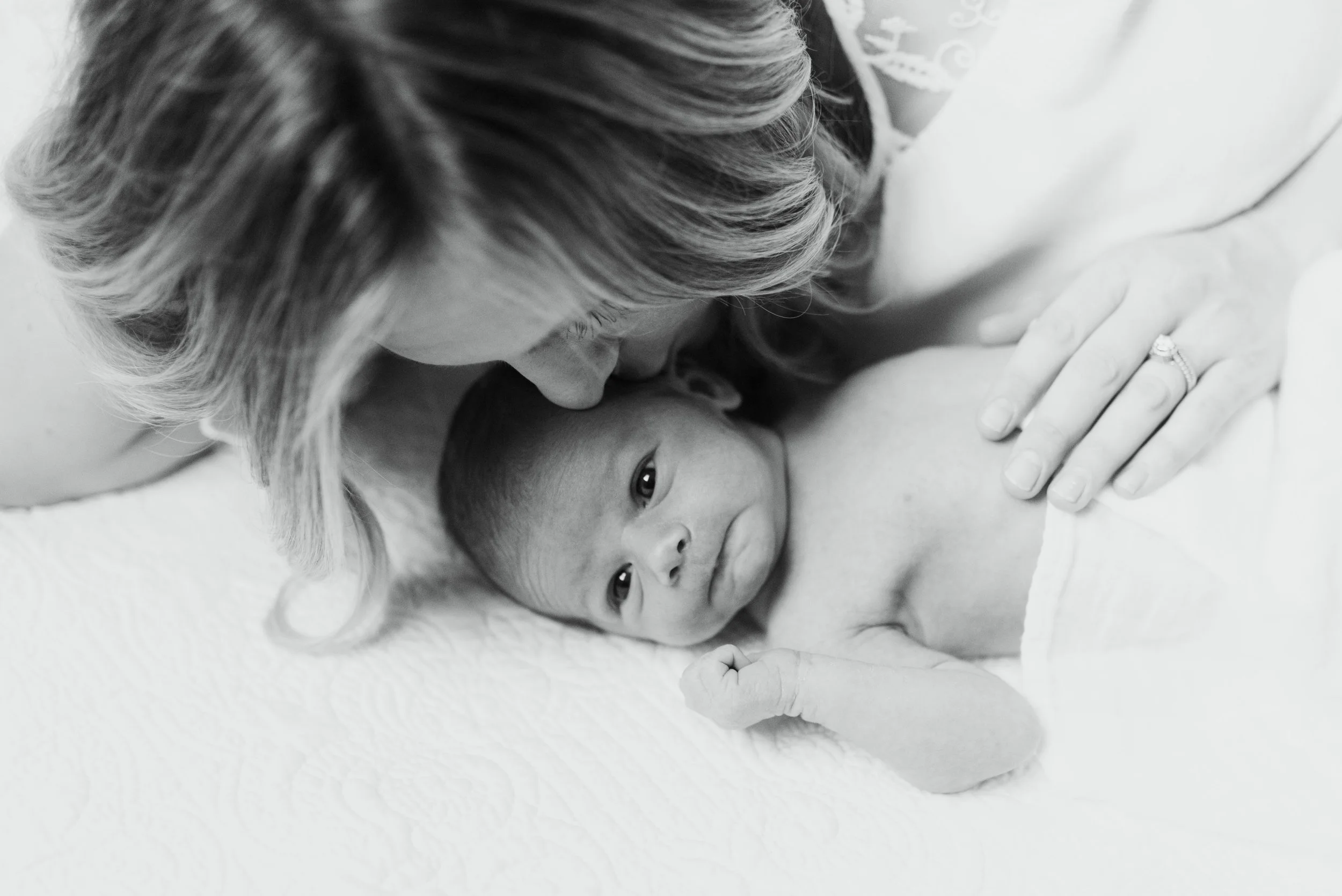 Atascocita Lifestyle Newborn Session | Houston Natural Light Photographer | www.jordanmitchellphotography.com