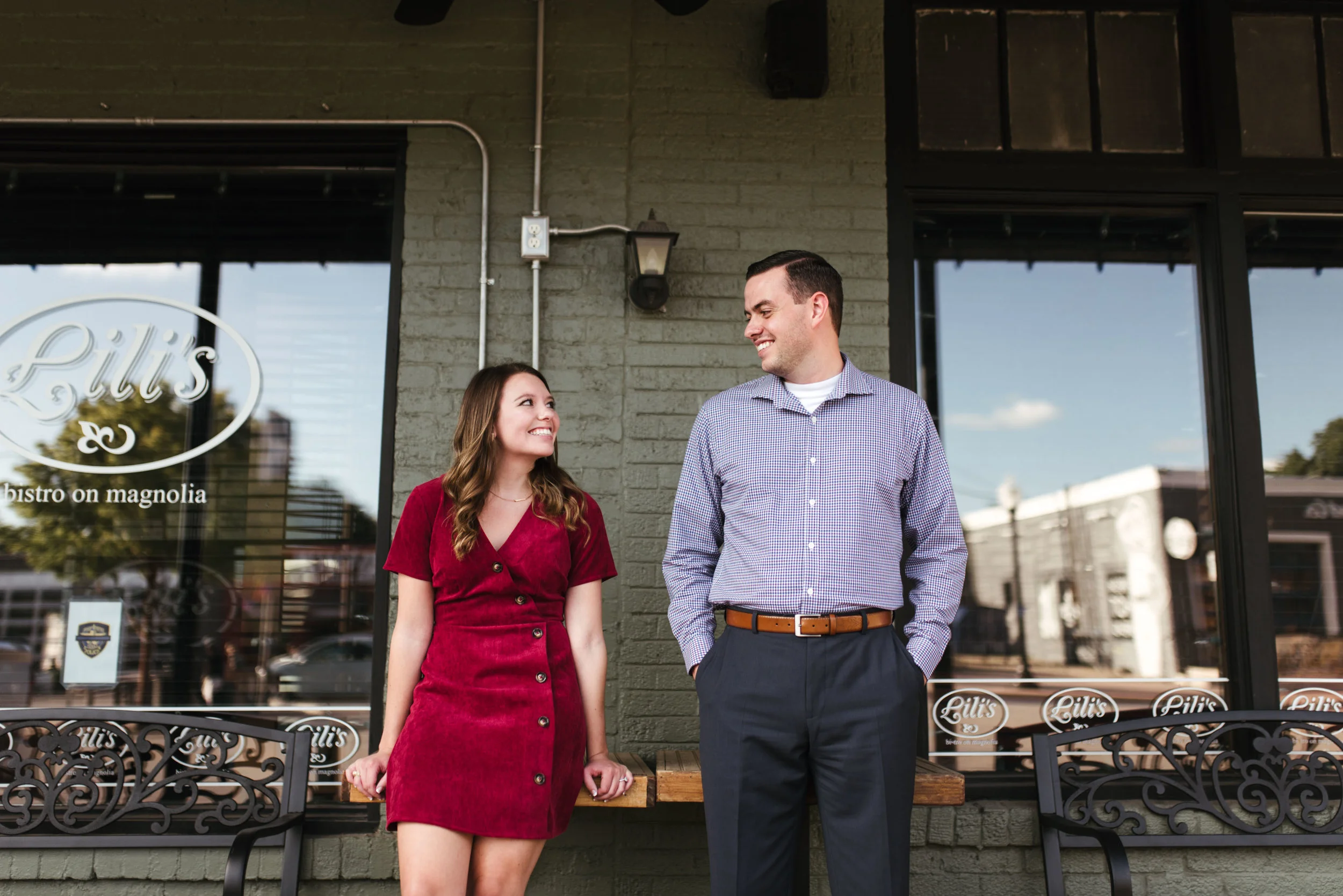 Fort Worth engagement session | Fort Worth engagement photographer | Fort Worth Wedding photographer | www.jordanmitchellphotography.com