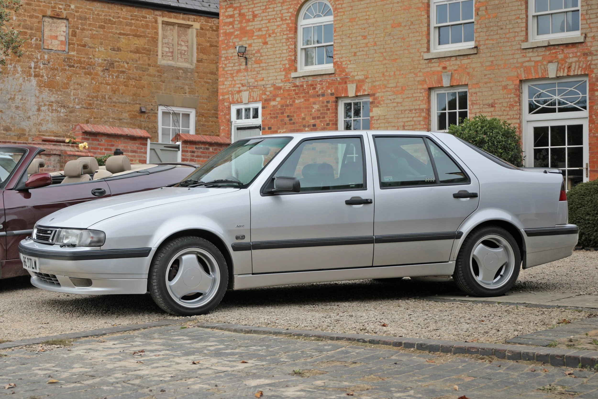 Saab 9000 Aero-Landscape-_0002_Layer 1.jpg