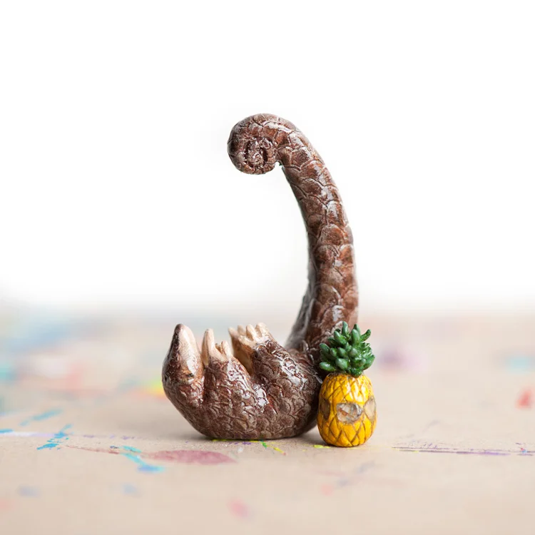Le Pangolin with Magic Pineapple Totem