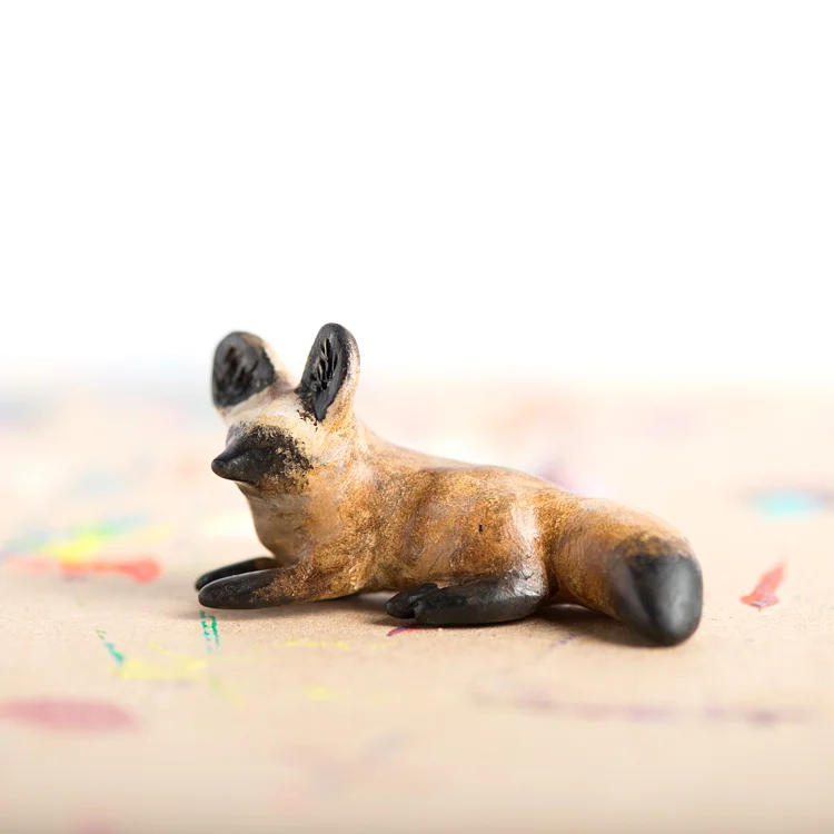 Le Perceptive Bat-Eared Fox Totem