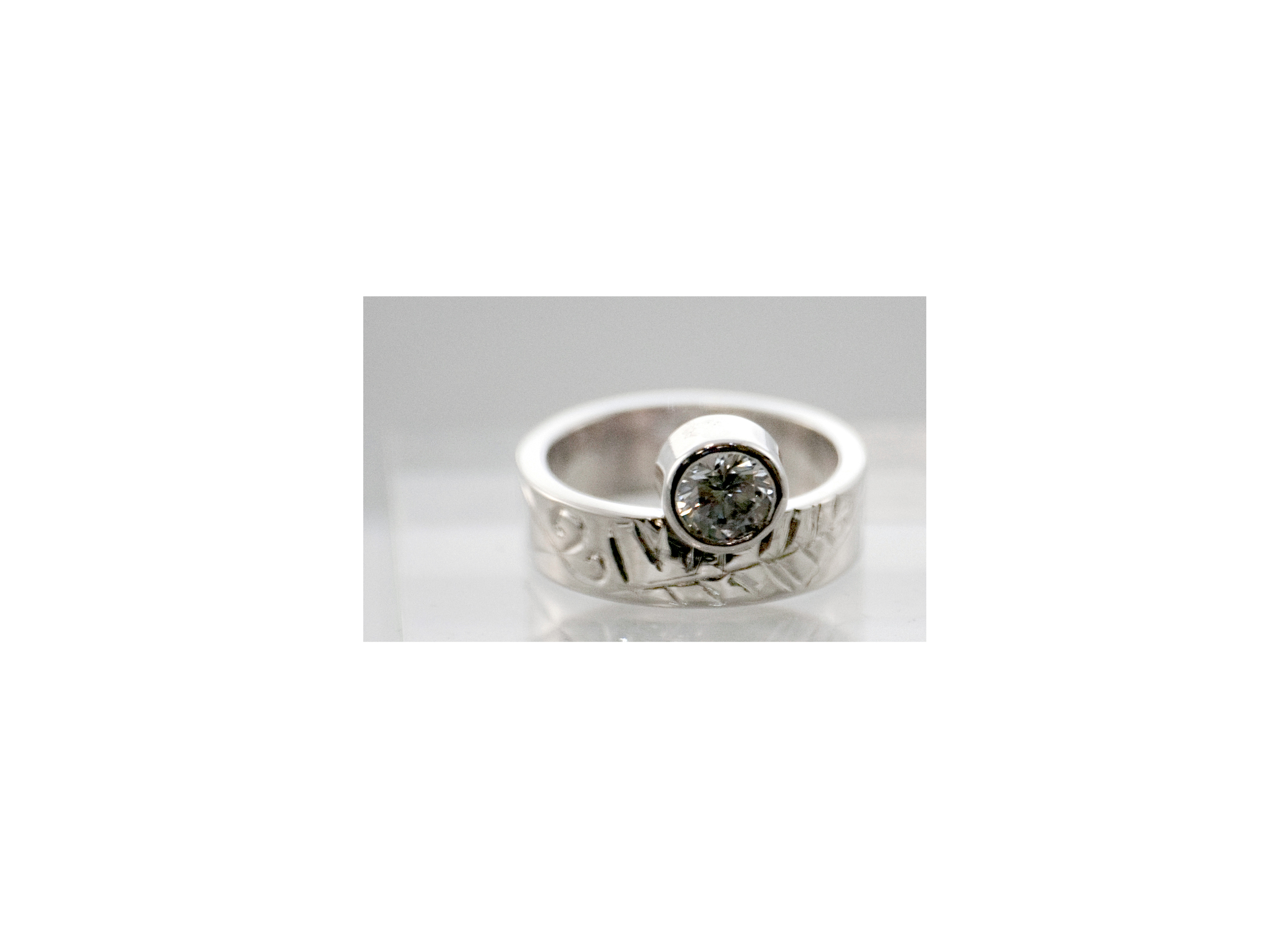 Engraved fern ring