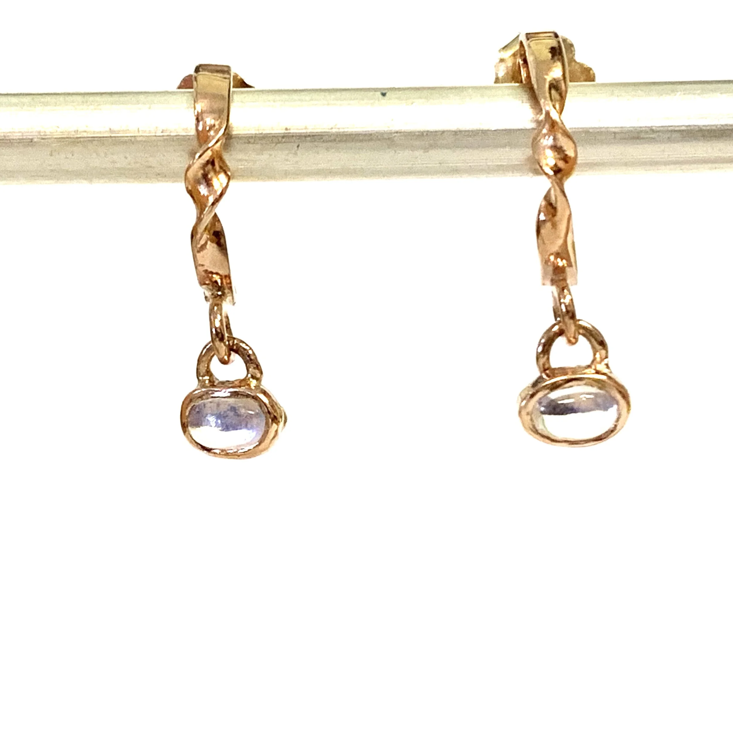 8861CF8F-2D53-4D00-AD12-096449438901