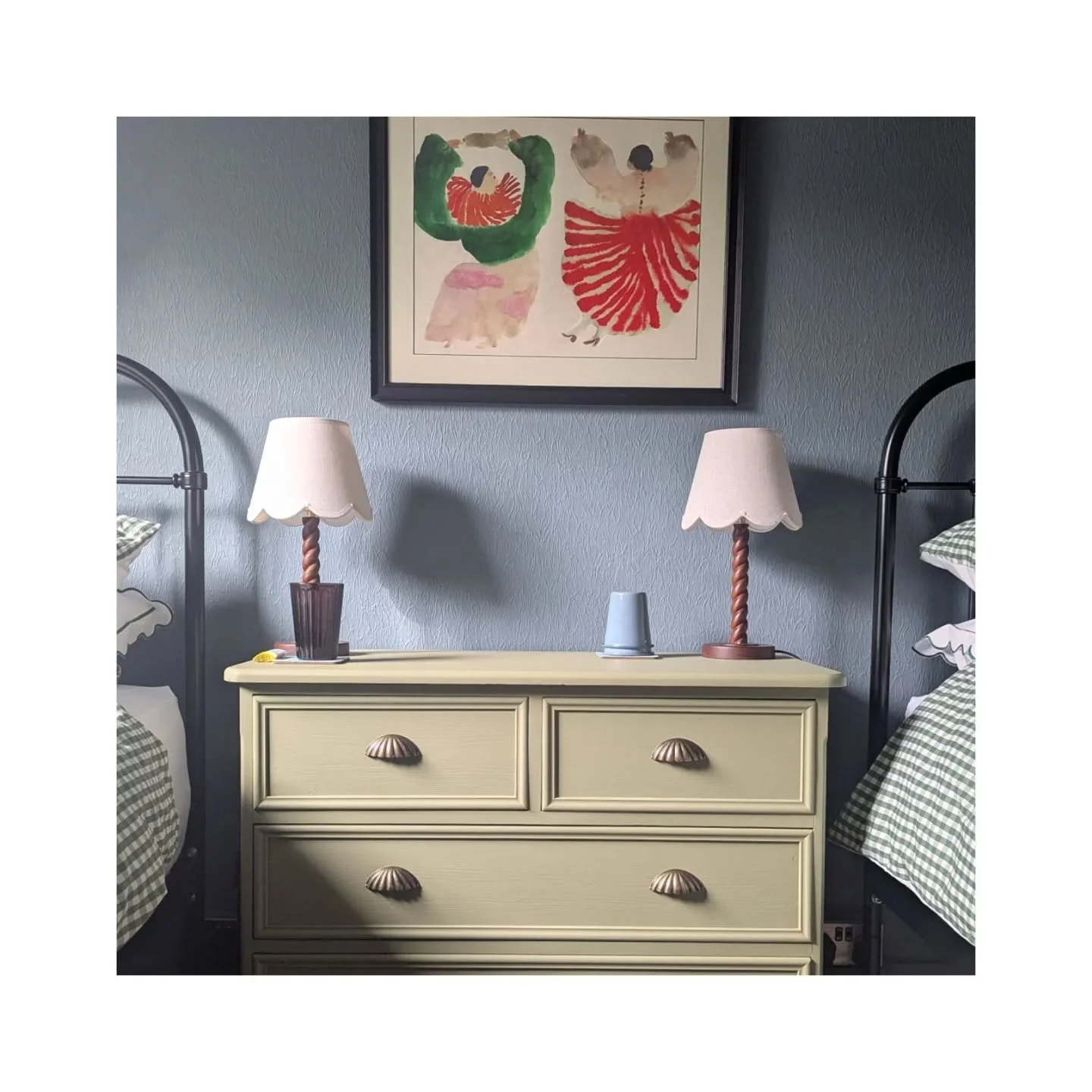 Details... @hillandbayinteriors
#robinhoodsbay #celebrations #friends #likeyesterday #interiordesign #lemonpebbledesign