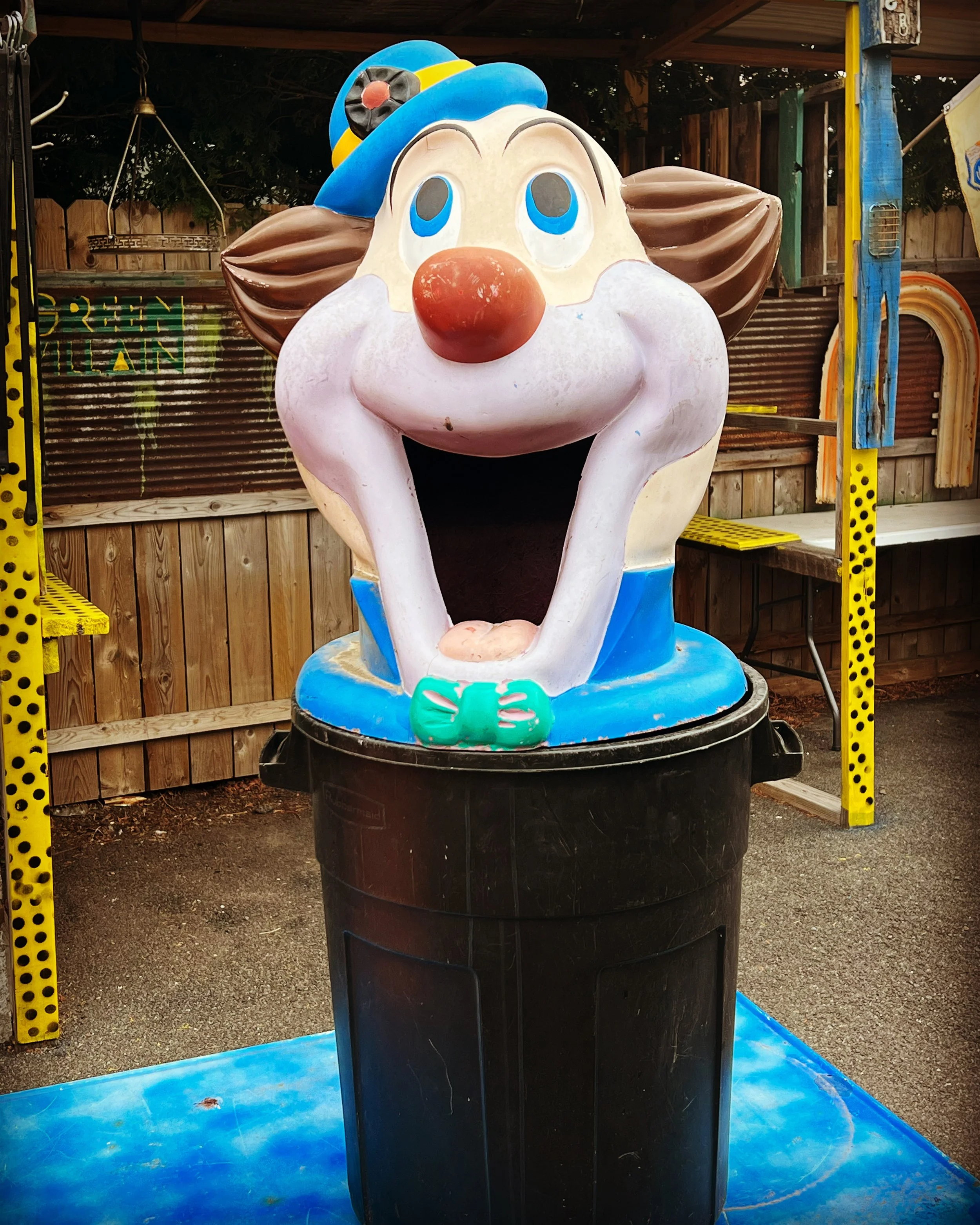 Carnival Trash Topper