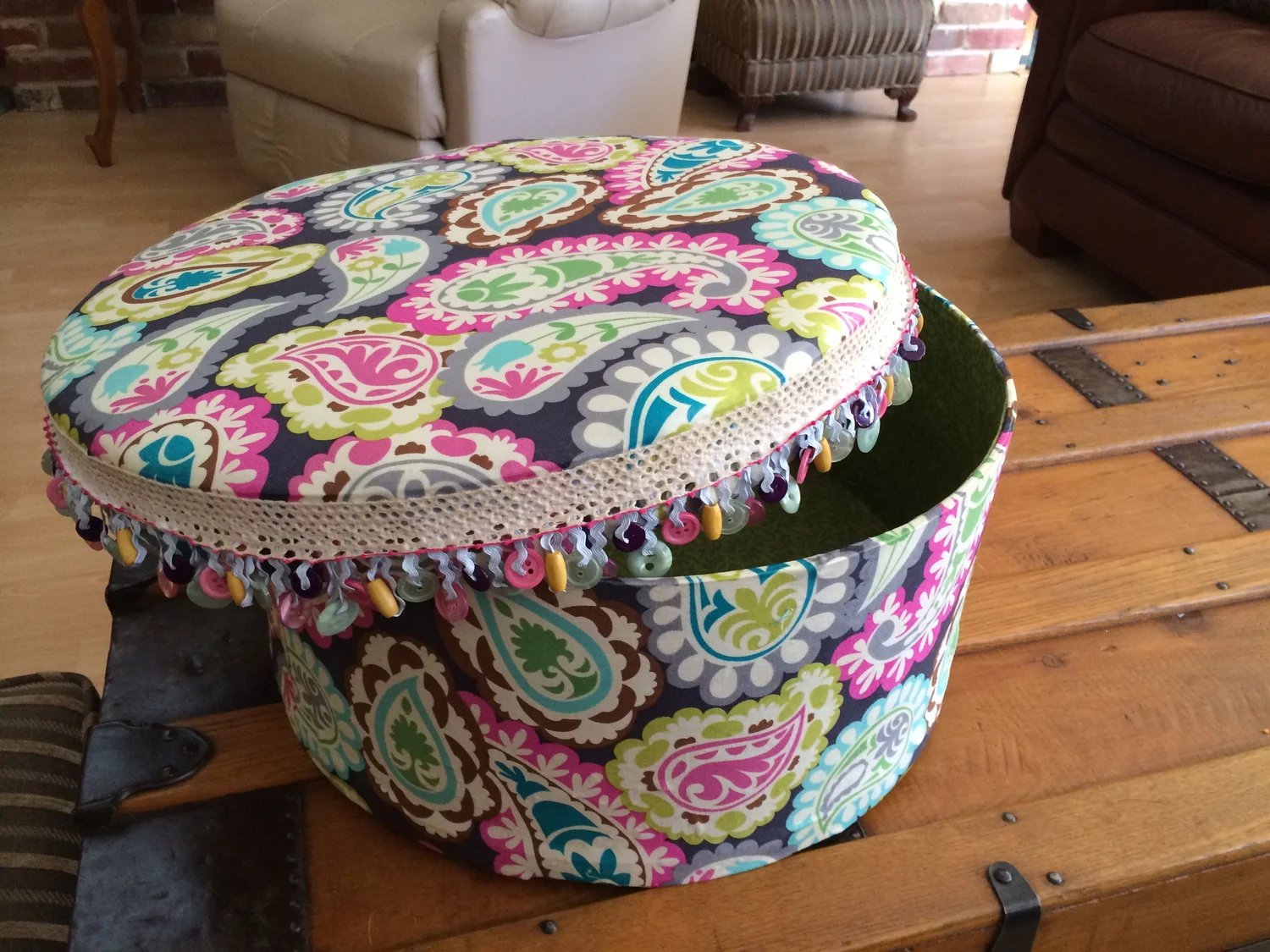 old cheese box – new “dress up” box