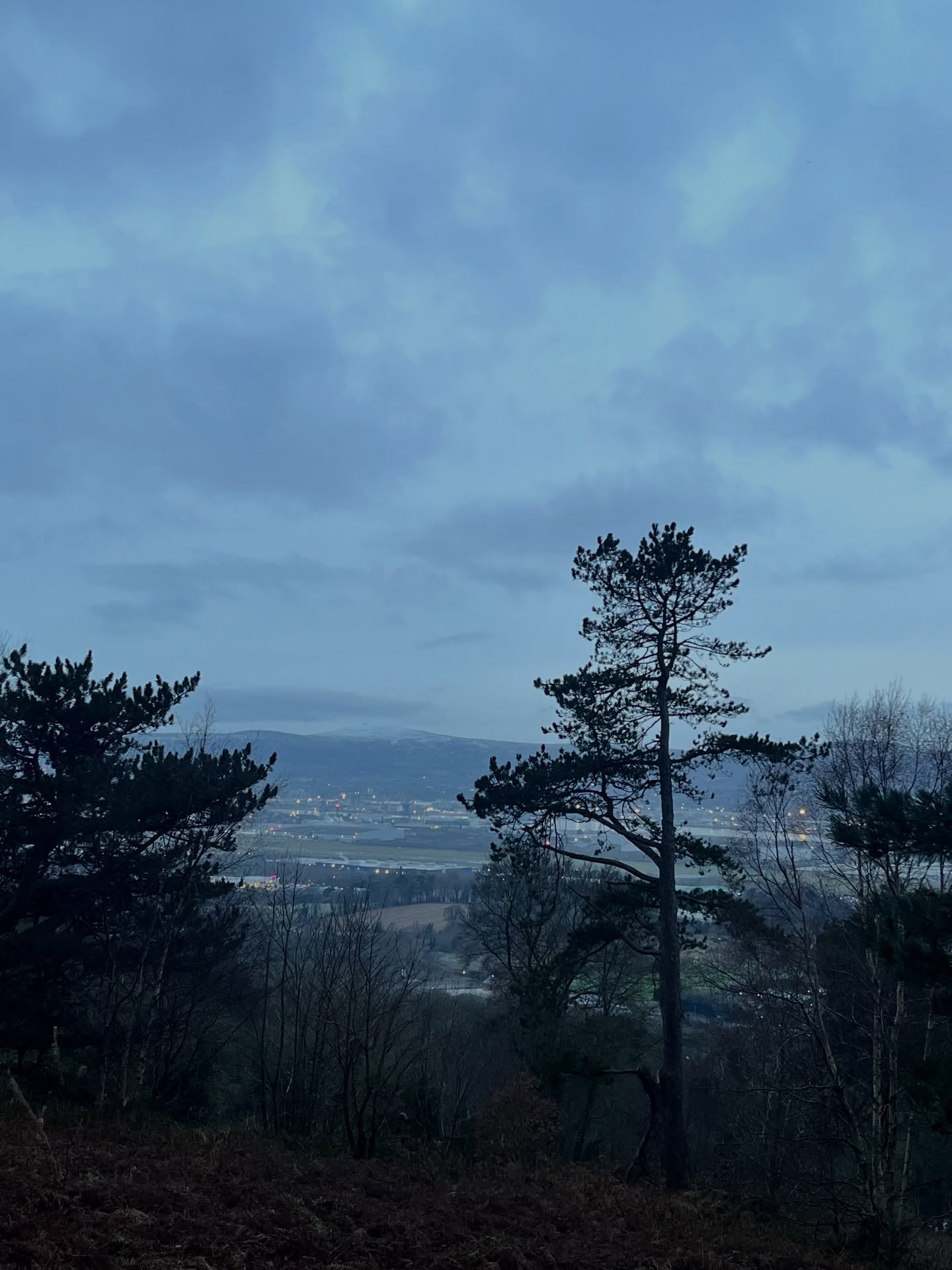 It may be dark, cold and my New Year&rsquo;s resolution of gyming in the AM lasted all of one day&hellip; but I&rsquo;m appreciating the beautiful winter light every day and moody landscapes. 🌙
