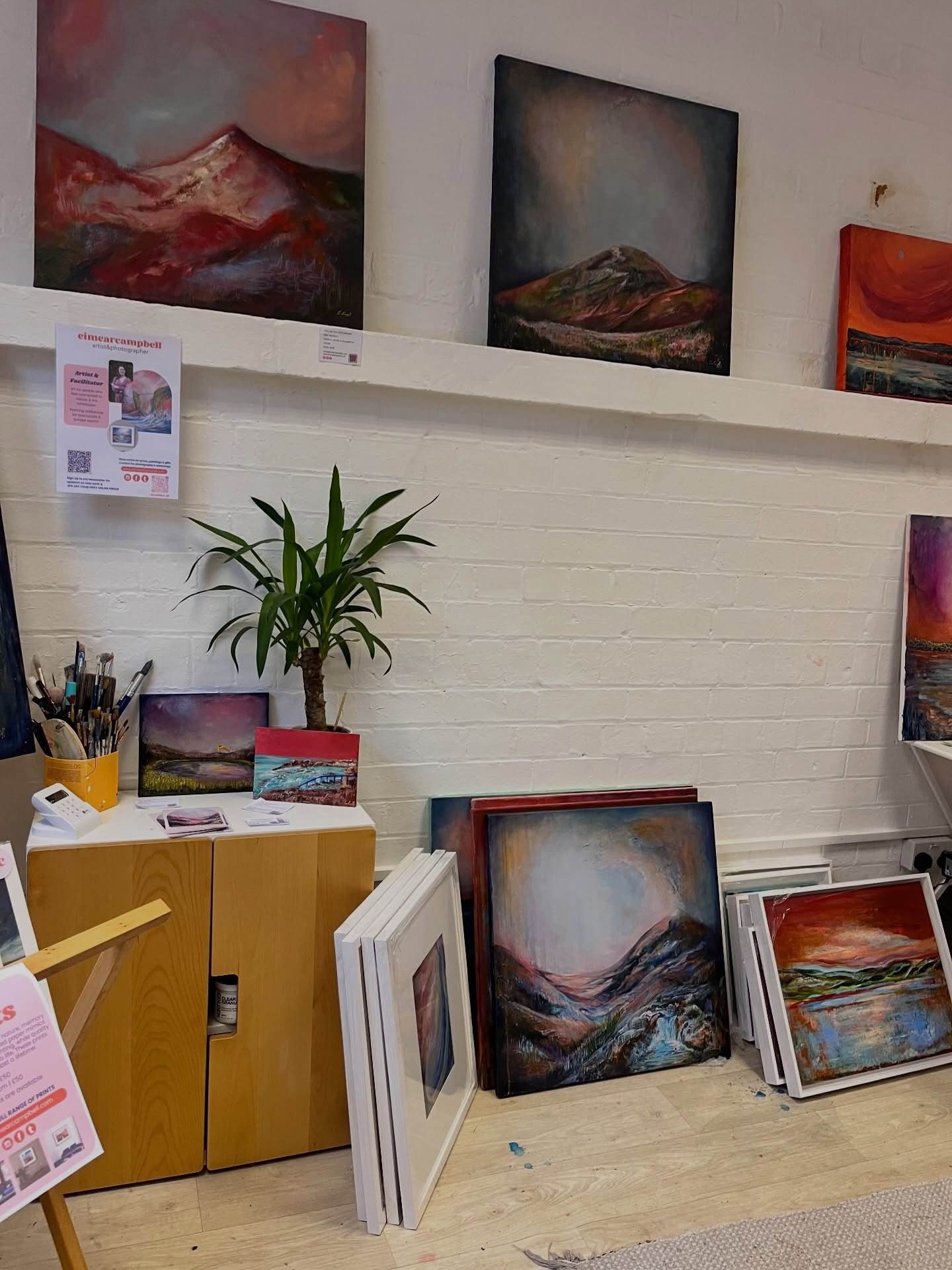 ✨Spring Studio Sale✨

I&rsquo;ve been spending some time in the studio this week, moving things around, looking again at older work&hellip;
There are pieces here that have been sitting quietly for a while -
paintings I still love, but that are ready 