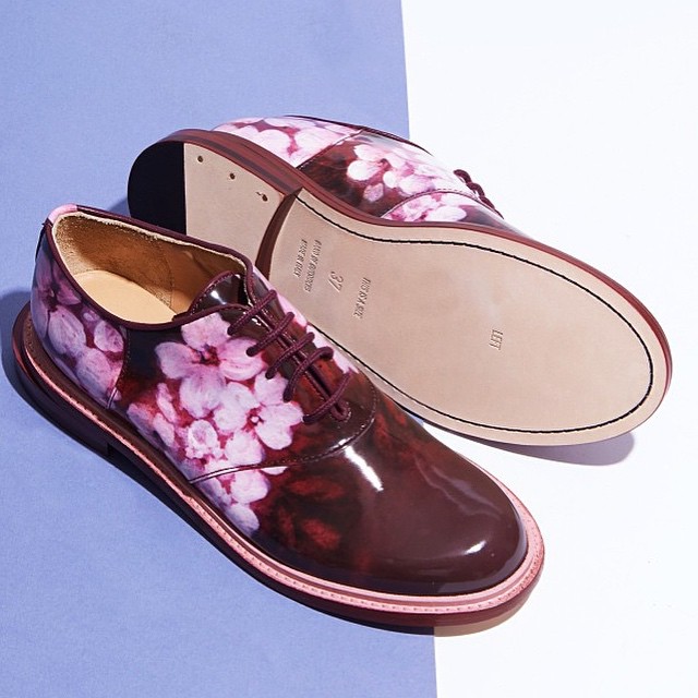#class #style #fashion #creation #design #aloha #shoes #summertimes #lilac #white #backdrop #fun #pastels #skor #flowers #blommiga #skor #mode #coola