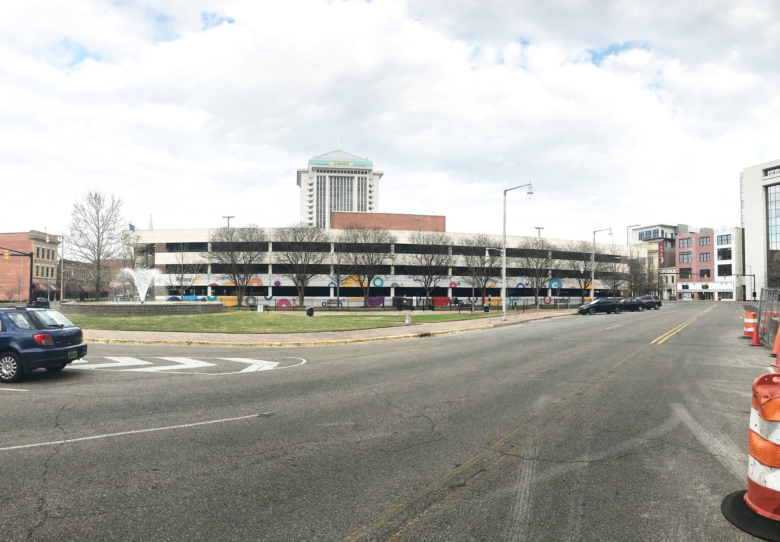  Montgomery Rotary Club Dog Park Mural, in collaboration with Montgomery Sunrise Rotary Club. 2018. In downtown Montgomery, AL on the corner of Bibb St and Coosa St. 243' x 14'3" on concrete. 