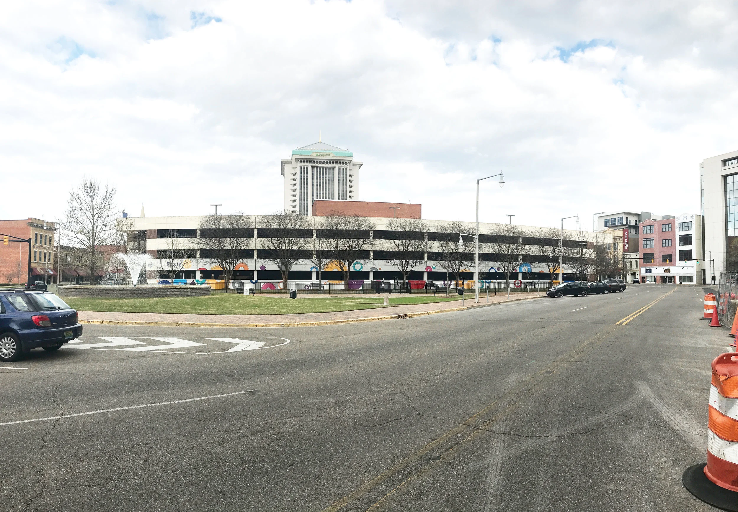 Montgomery Rotary Club Dog Park Mural, in collaboration with Montgomery Sunrise Rotary Club. 2018. In downtown Montgomery, AL on the corner of Bibb St and Coosa St. 243' x 14'3" on concrete.