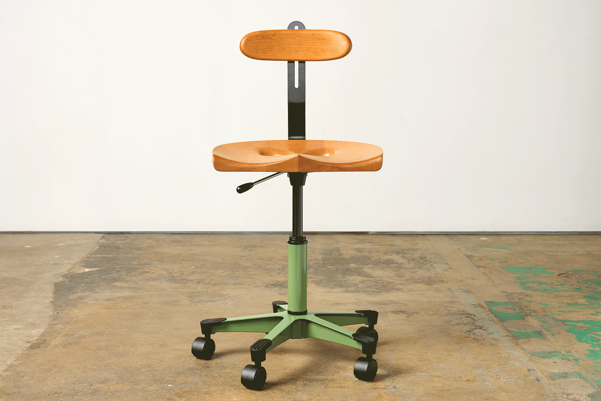StoolSpin_1.gif
