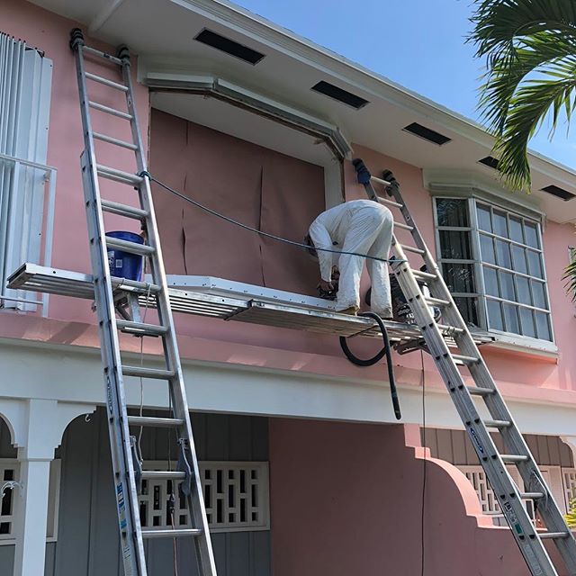 Bay Window + Second Floor = No Problem 💪🔨🏡 #mikesaluminum #palmbeach #florida #contractor #windows #baywindow