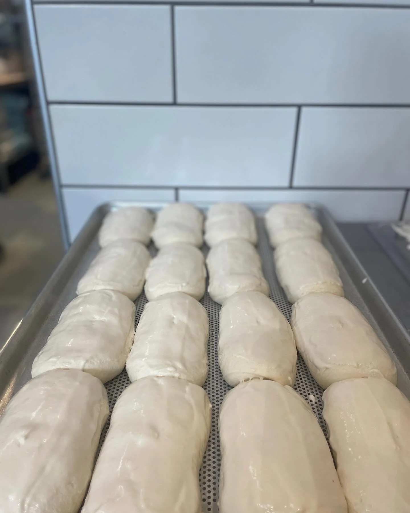 Some behind-the-scenes photos of our new menu items! Featuring our everything dutch crunch and s&rsquo;mores cookies! 

#thebakersmark #thebakersmarkpdx #pdx #sandwichesofinstagram