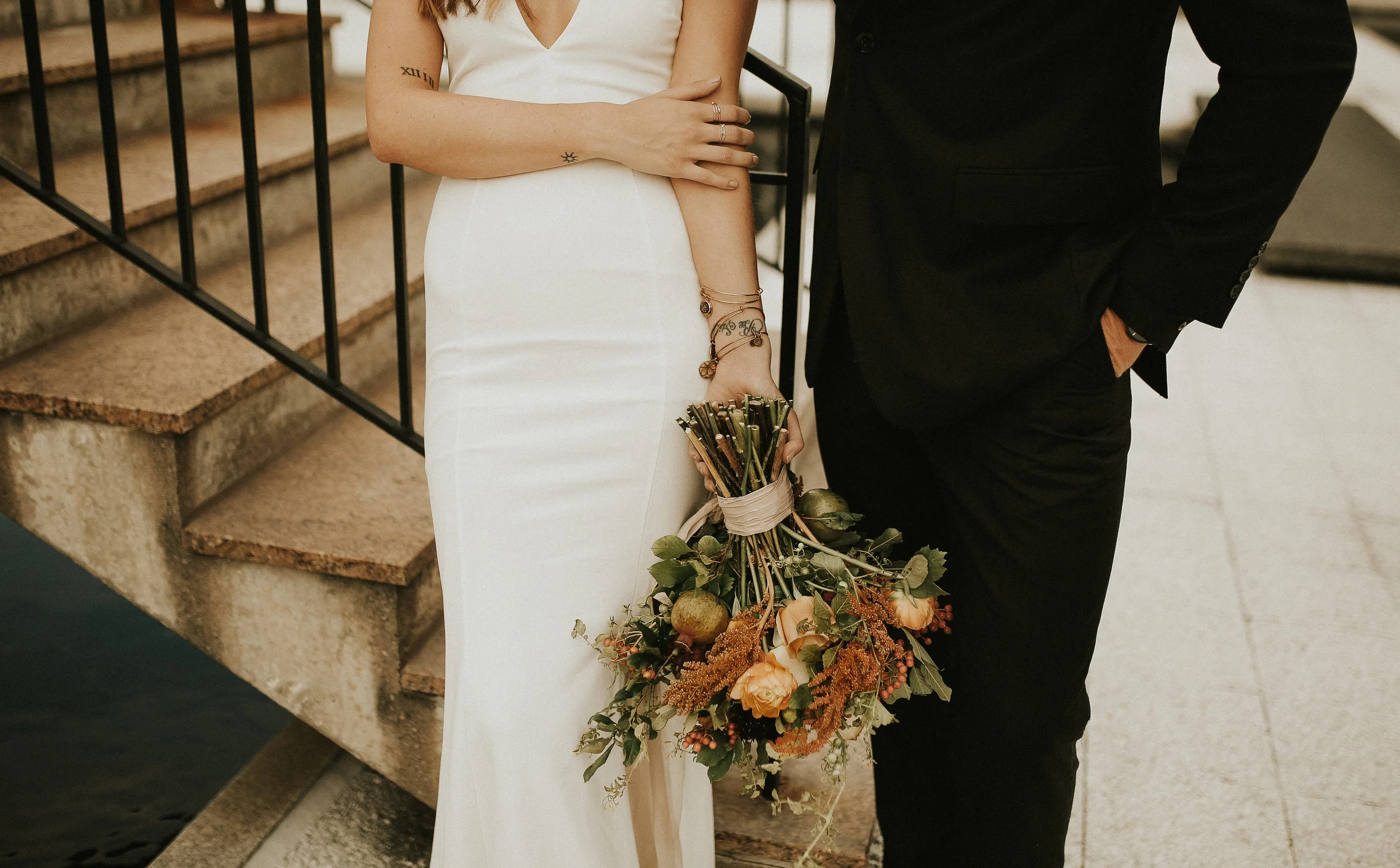 MODERN LINES, FALL FLORALS