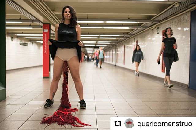 Commuting while menstruating.
C/O genia @nunahueso y su proyecto @quericomenstruo. Felices de contar contigo como futura colaboradora, Romina! #quericomenstruo #tenebrisvulnusfilm