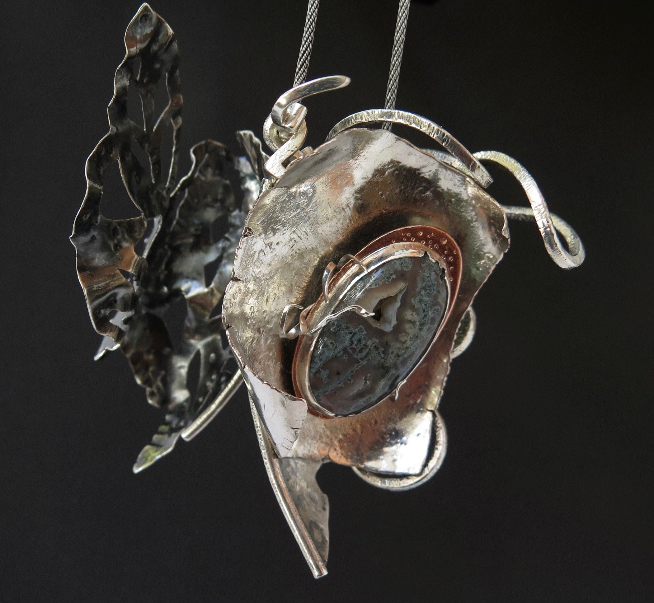 3-way pendant (open, closed, removable back)