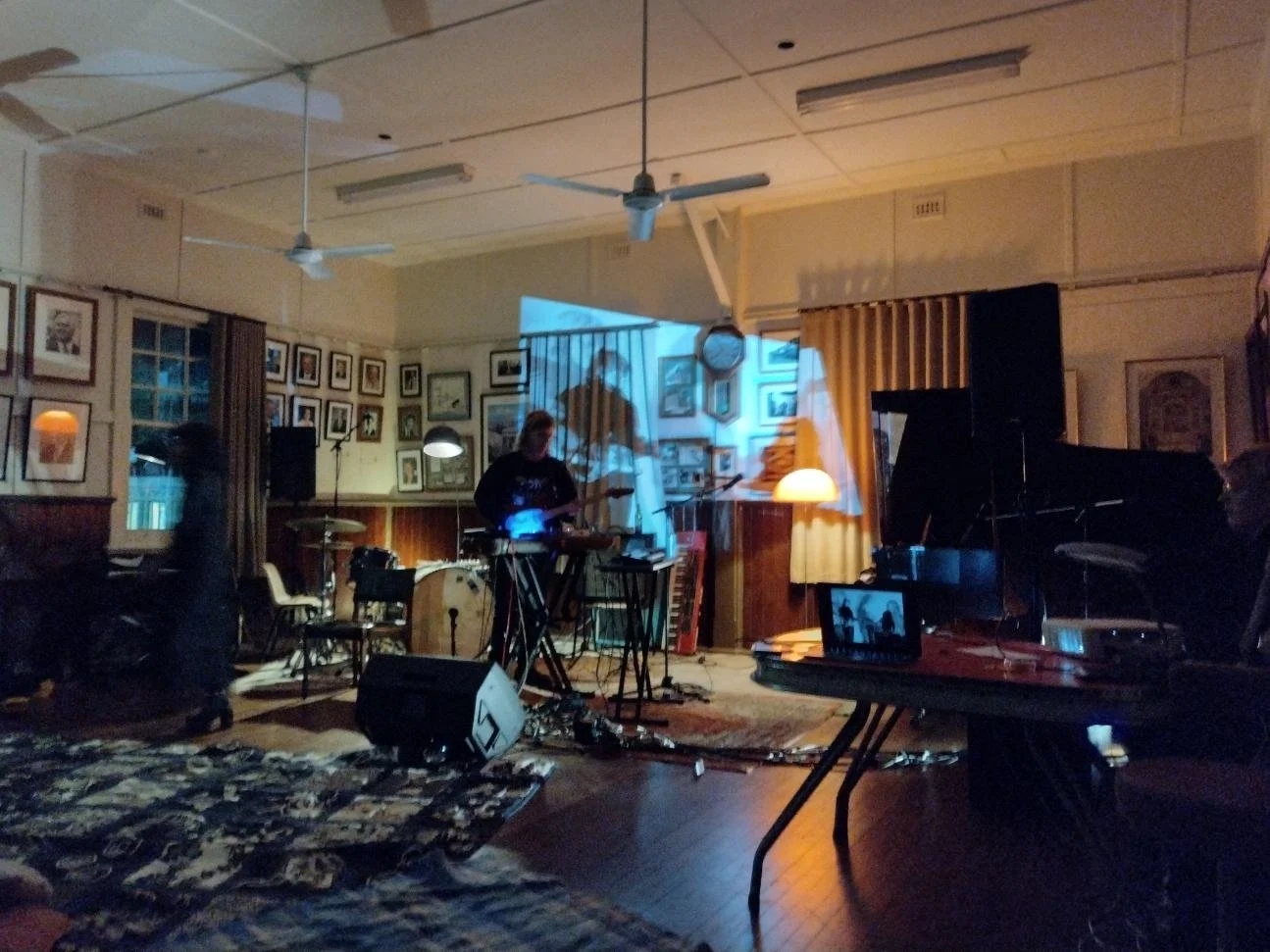 DAG, BLUE DIVERS & STEFAN BLAIR