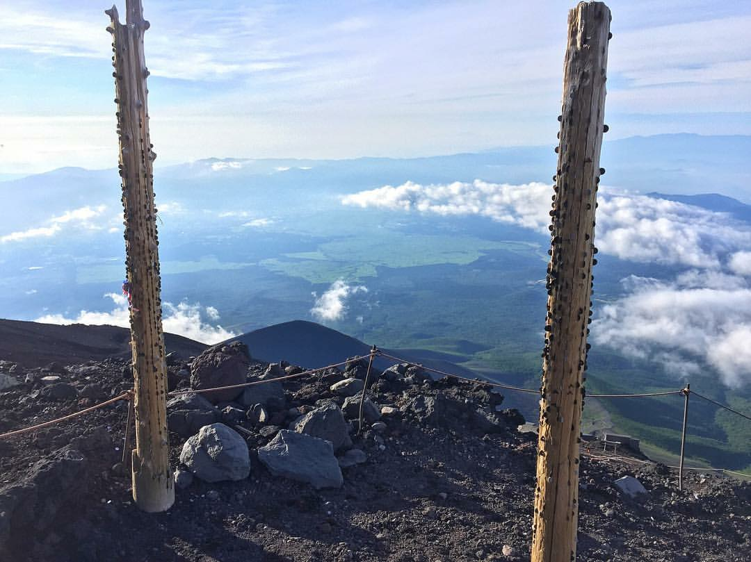 Coins stuck in the wooden pillars and a crazy gorgeous view.