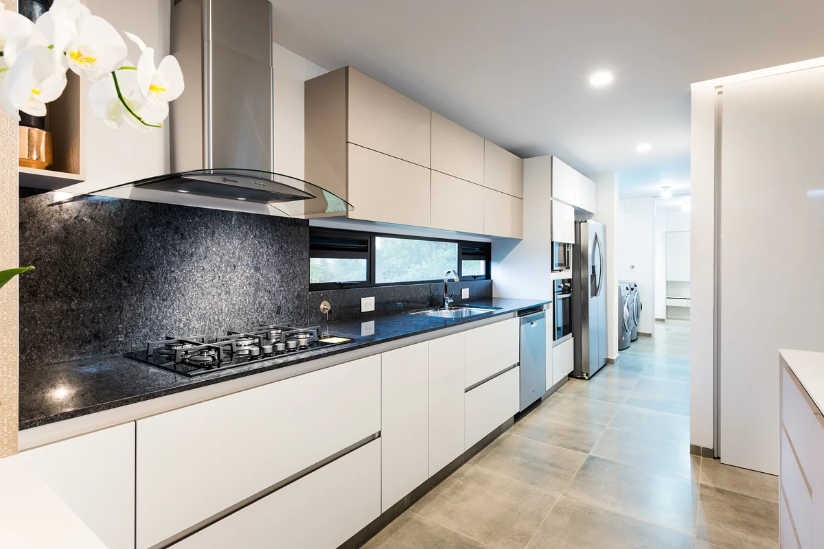 Foto de arquitectura, cocina casa Calleja. Jorge Mesa fotógrafo inmuebles Colombia