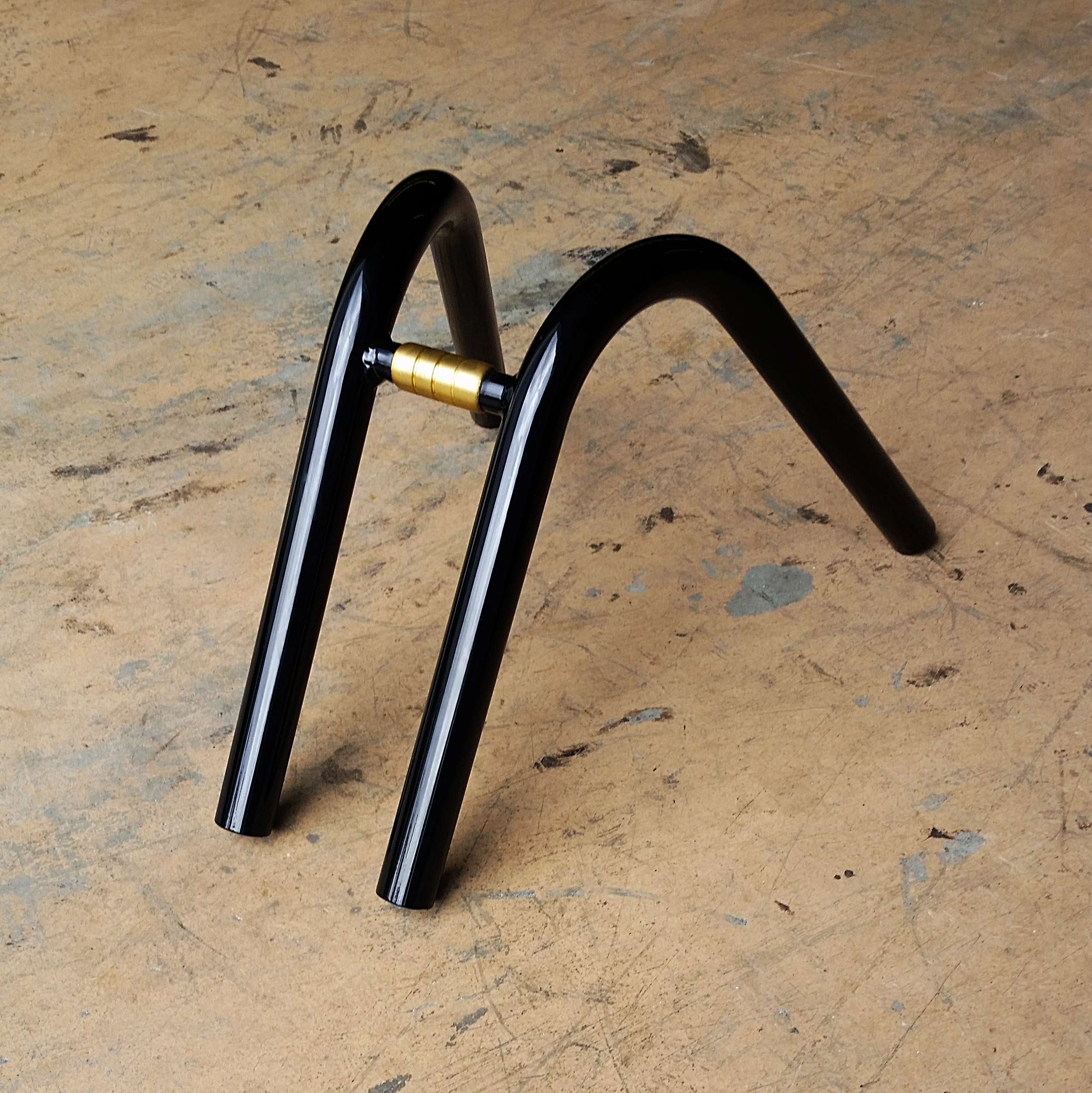D6C_Delux_Black_Rabbit_Ears2.png