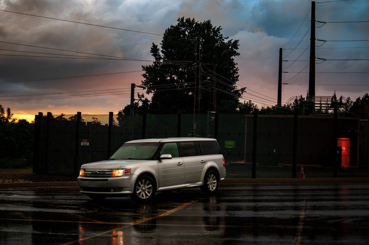 Fun with the beater. Taken a few months ago.

#carphotography #carphotographer #fordflex #ford #nikon #nikonphotography