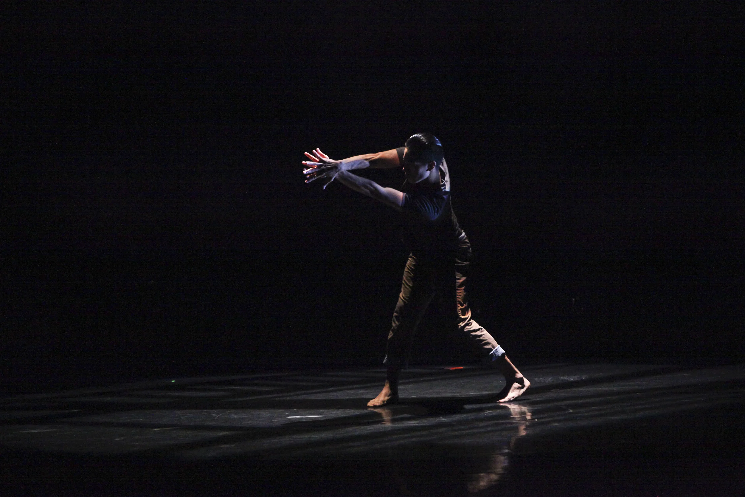   THE END OF THE TUNNEL   MFA Dance Thesis Choreographer: Stefanie Maughan Style:&nbsp; Modern 