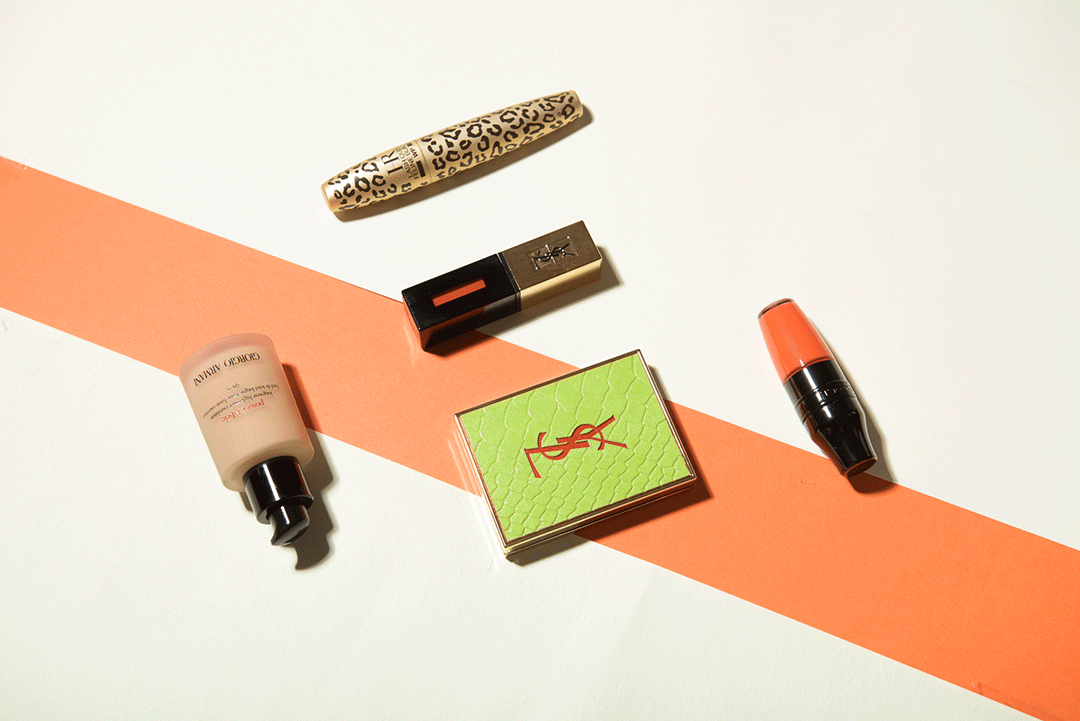 HR LASH QUEEN FELINE BLACK WATERPROOF nok 325,- YSL VERNIS À LÉVRES nok 305,- YSL LES SAHARIENNES BRONZING STONES nok 465,- LANCOME MATTE SHAKER nok 195,- ARMANI POWER FABRIC FOUNDATION nok 465,-