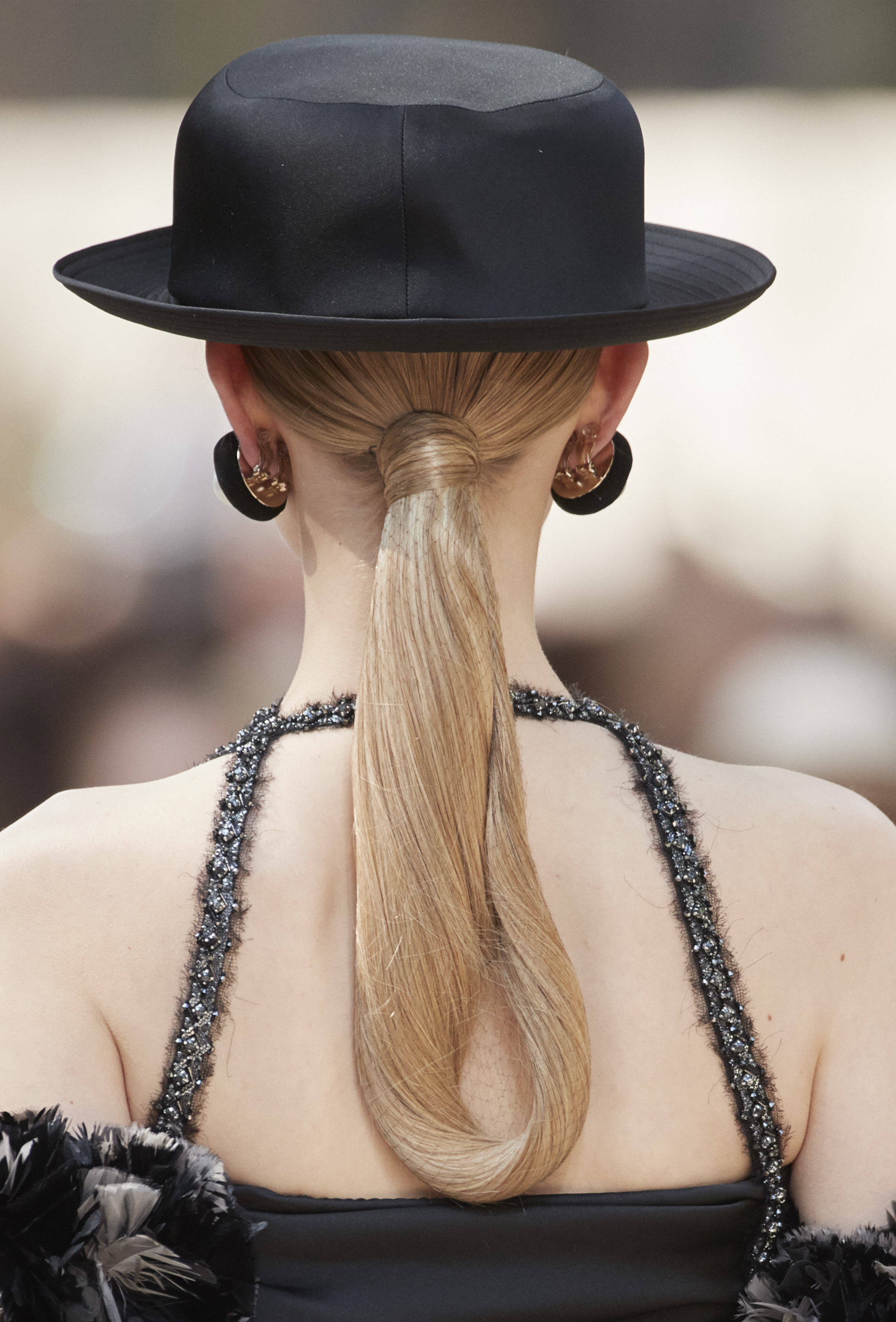 FW 2017-18 HC Look 50.jpg