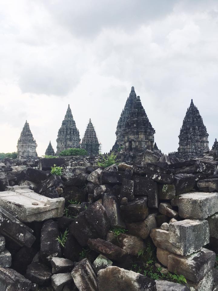 This is the Prambanan. Another UNESCO heritage site some distance from Borobudur. 