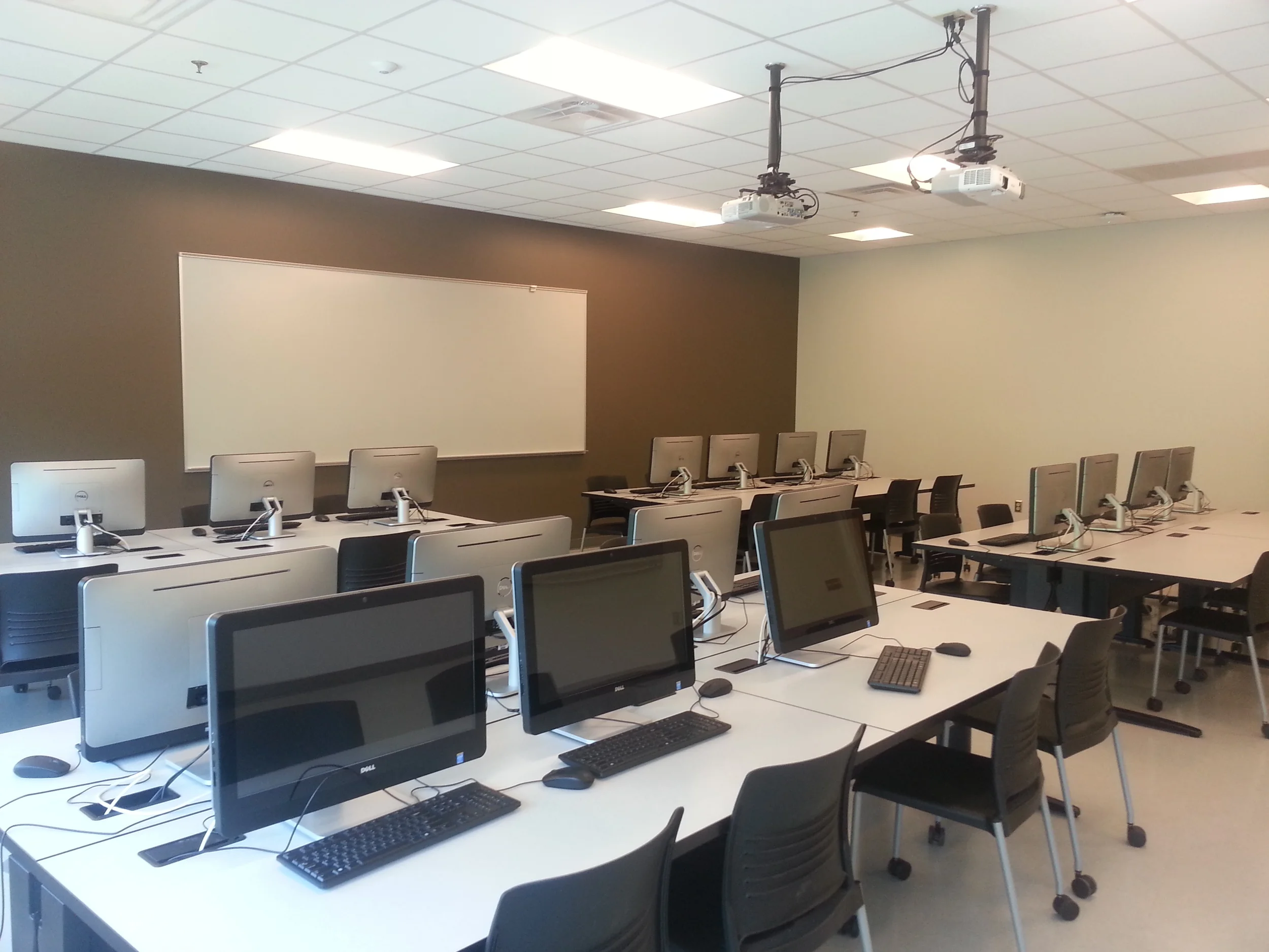 20140523_142340 Computer lab.jpg