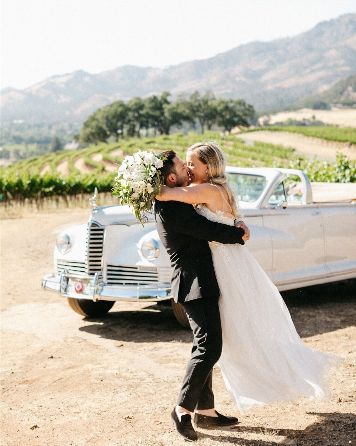 The moment you realize you picked the best forever partner. 
#ceremony #firstkiss #weddingday #altar #weddingaltar #sonoma #sonomawedding #bride #groom #arbor #floral #weddingfloral #weddingflowers #bluewedding #europeanwedding #whitewedding #luxuryw