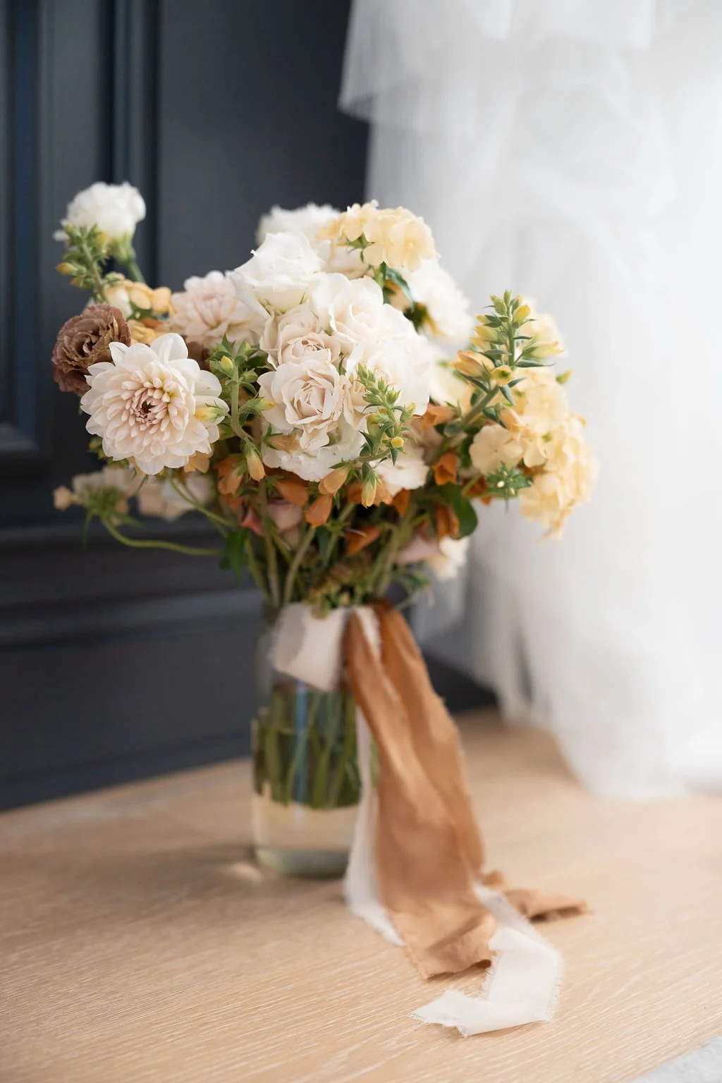 Sarah-Tom-Wedding-Sneak-Peeks--Arianna-Maddox-Photography-5.jpg