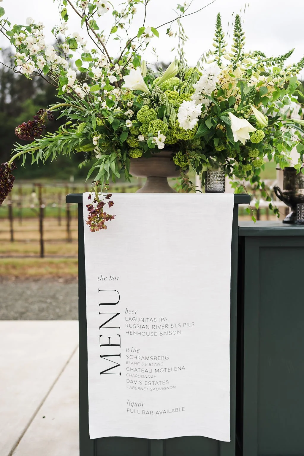 Elegant Outdoor Reception Tablescape – Wine Country Wedding | L’Relyea Events
