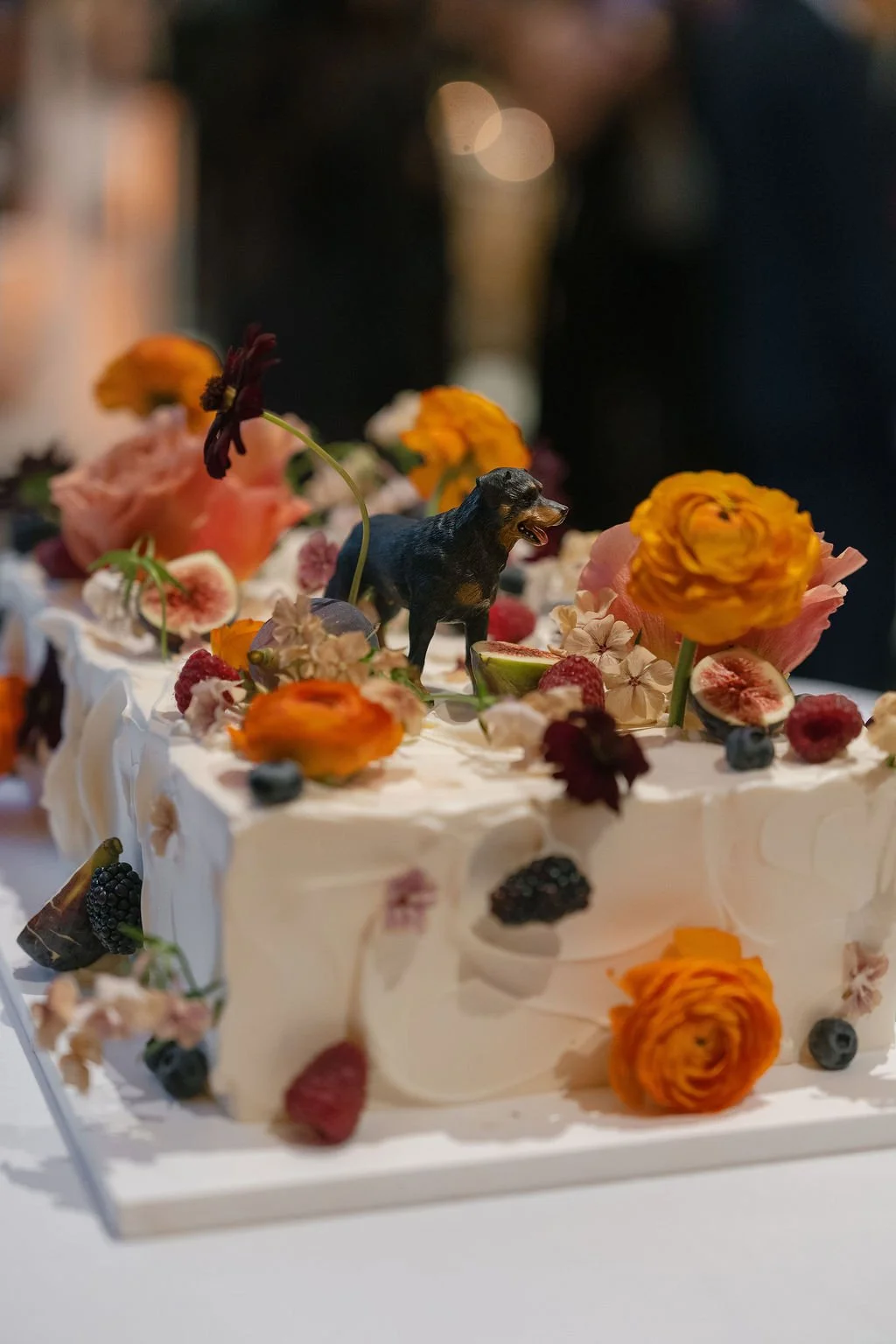 Modern Romantic Wedding Cake – Estate Yountville Napa Valley