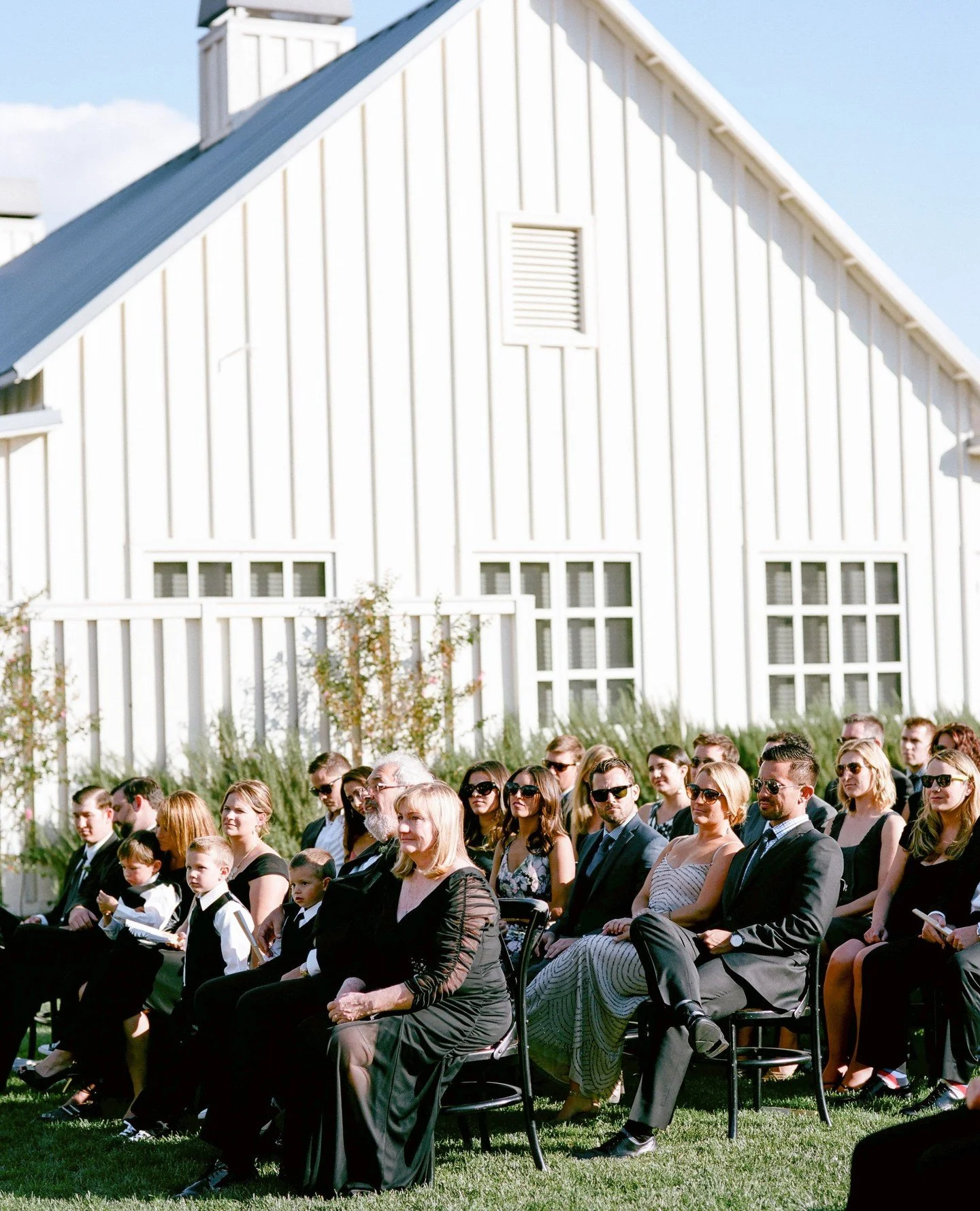 A timeless wedding at Solage, Auberge Resorts Collection 🤍⁠
This place holds a special place in my heart&mdash;where golden light filters through the trees and vineyards, the air feels a little slower, and every moment is wrapped in effortless beaut