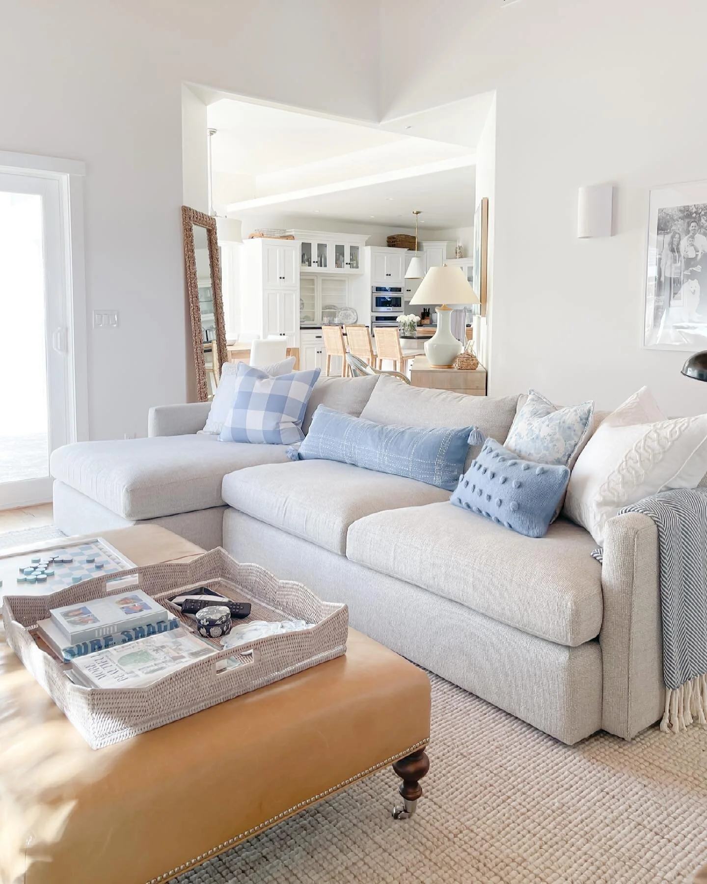 It’s been a busy week already. We are traveling on location today with my husband for his film 🎥 shoot.
.
I wanted to share with you some of the spaces in our home. First up, our family room, where the super beloved Lounge II sectional sofa from @cr