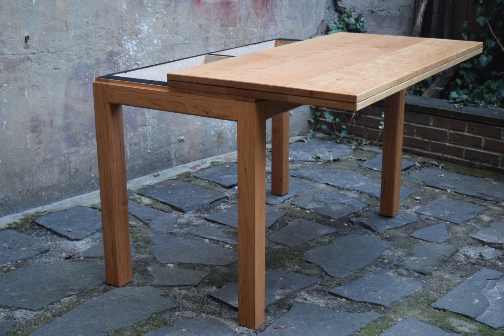 Sapele Trestle table